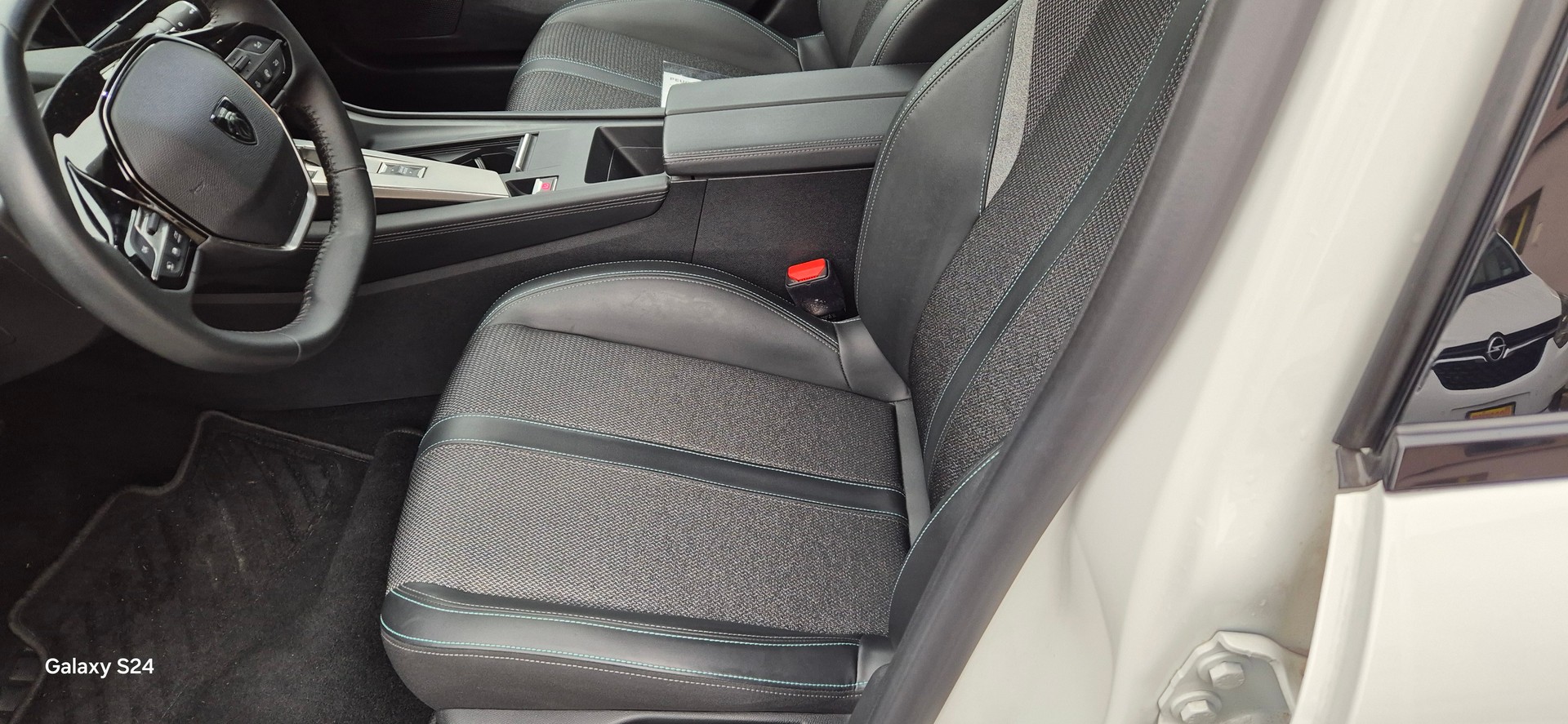 PEUGEOT 308 SW 1.5 BlueHDI Allure Pack EAT8-image-5