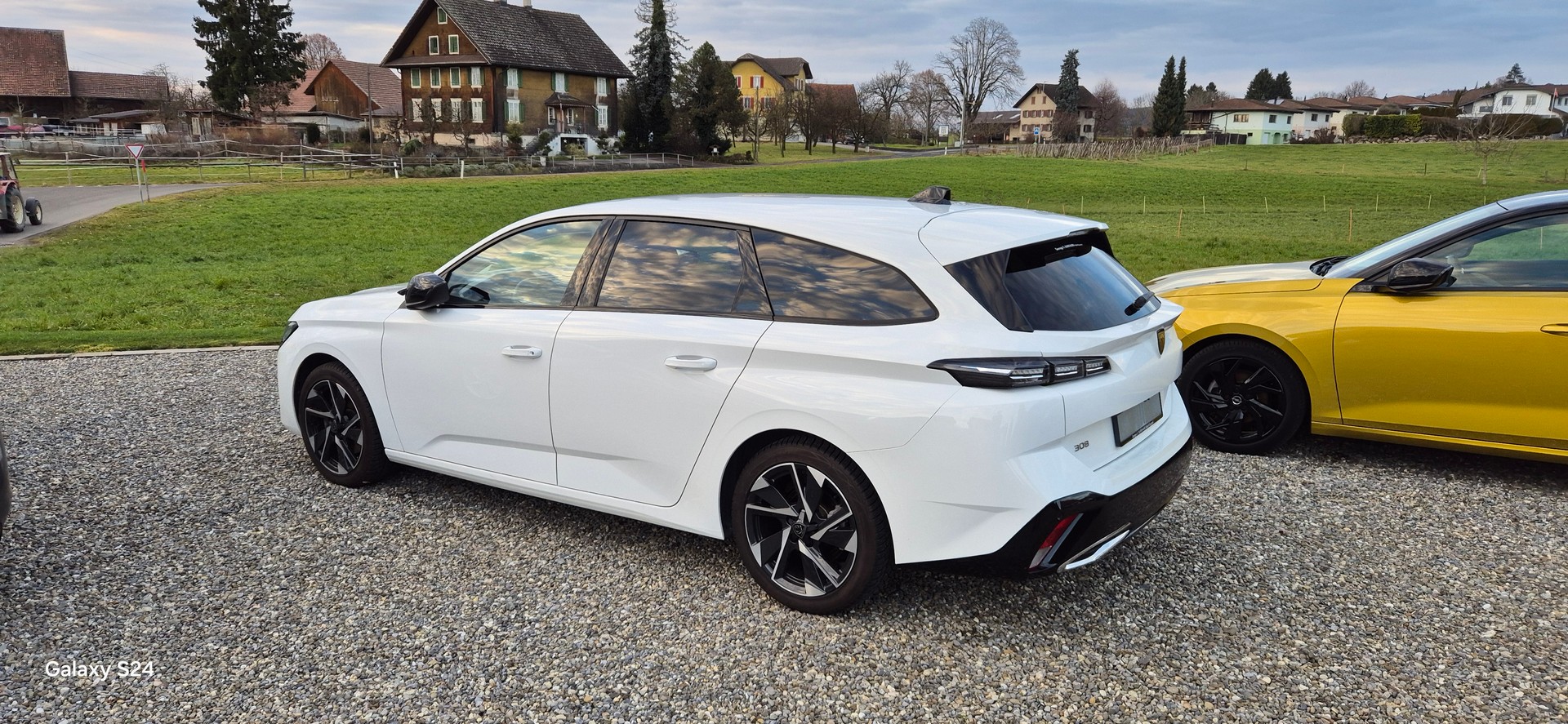 PEUGEOT 308 SW 1.5 BlueHDI Allure Pack EAT8-image-4