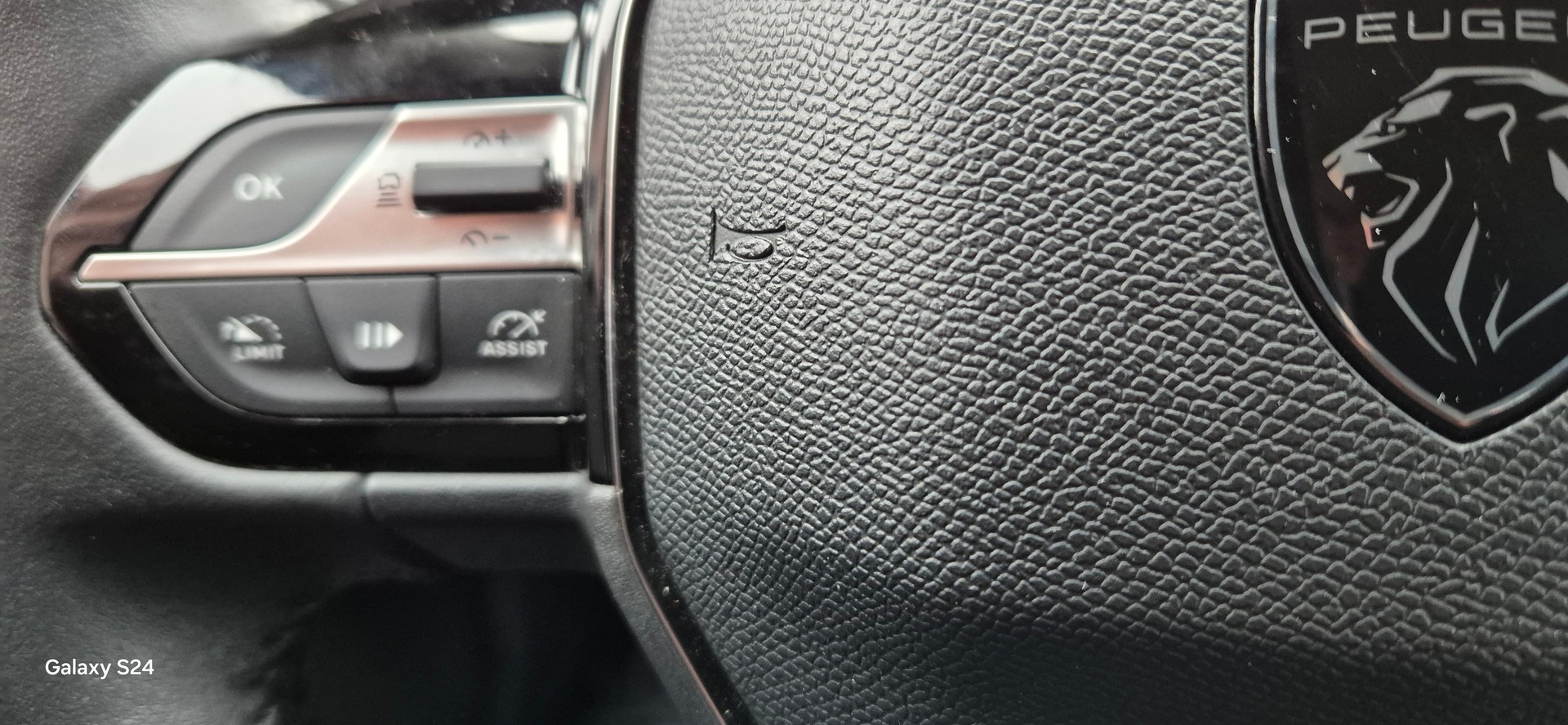 PEUGEOT 308 SW 1.5 BlueHDI Allure Pack EAT8-image-10