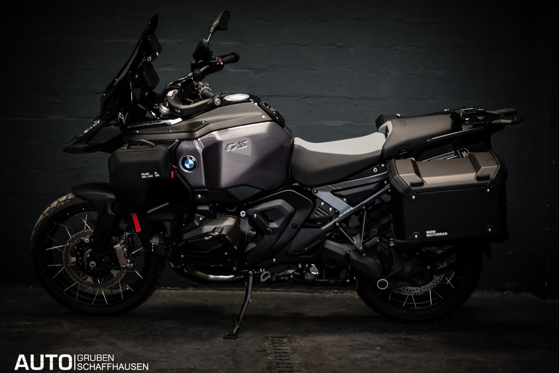 BMW R 1300 GS Adventure Quad Black-image-10