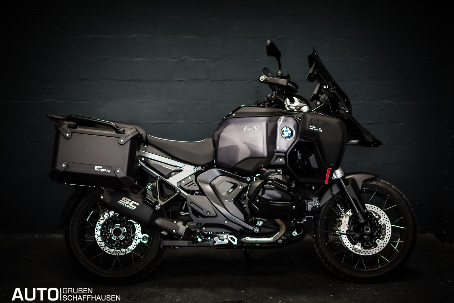 BMW R 1300 GS Adventure Quad Black-image-4