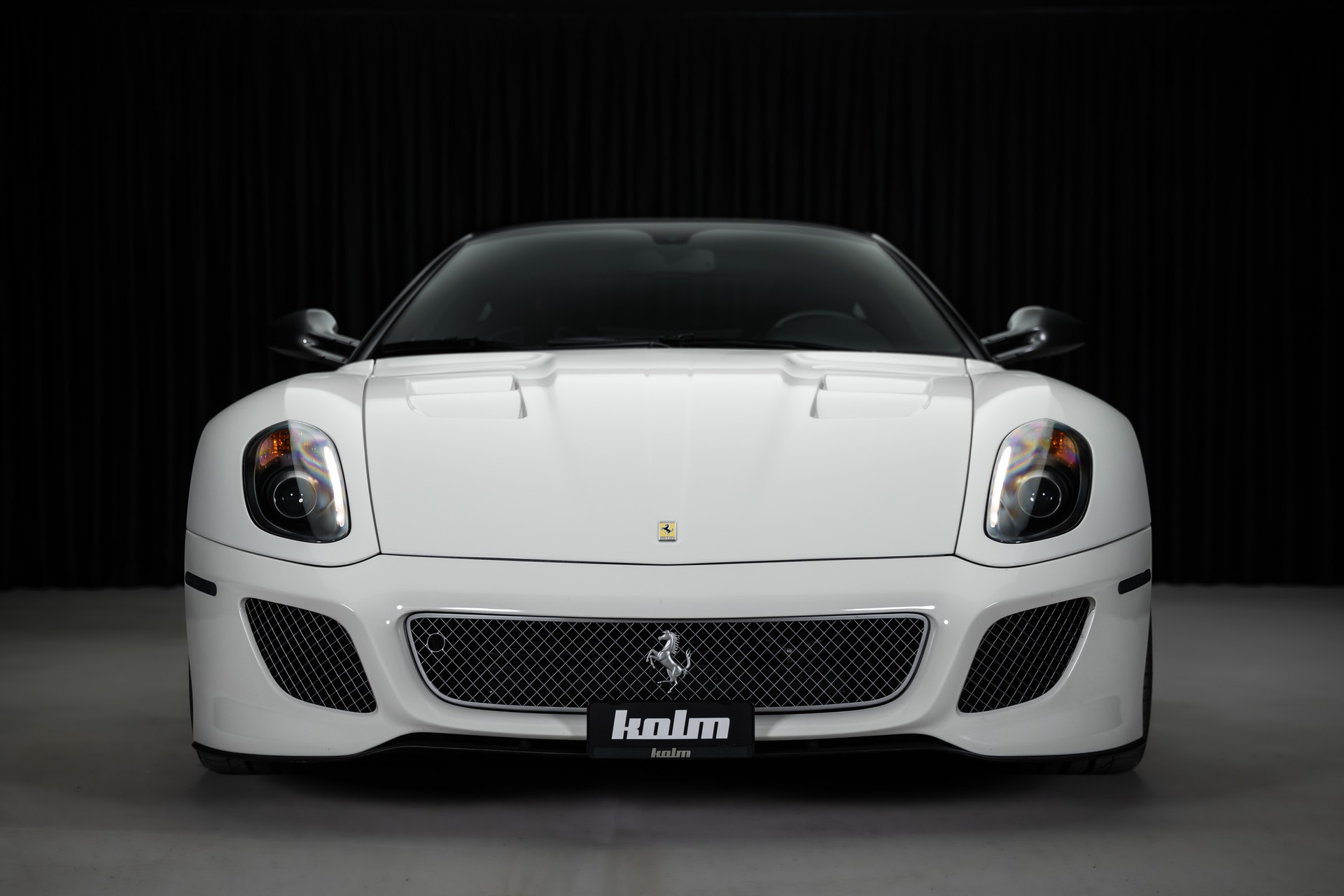 FERRARI GTO-showroom-element-1