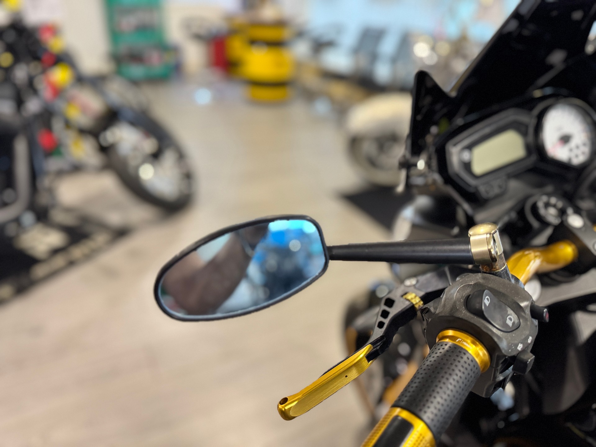 YAMAHA FZ8 N ABS Limited Edition-image-14