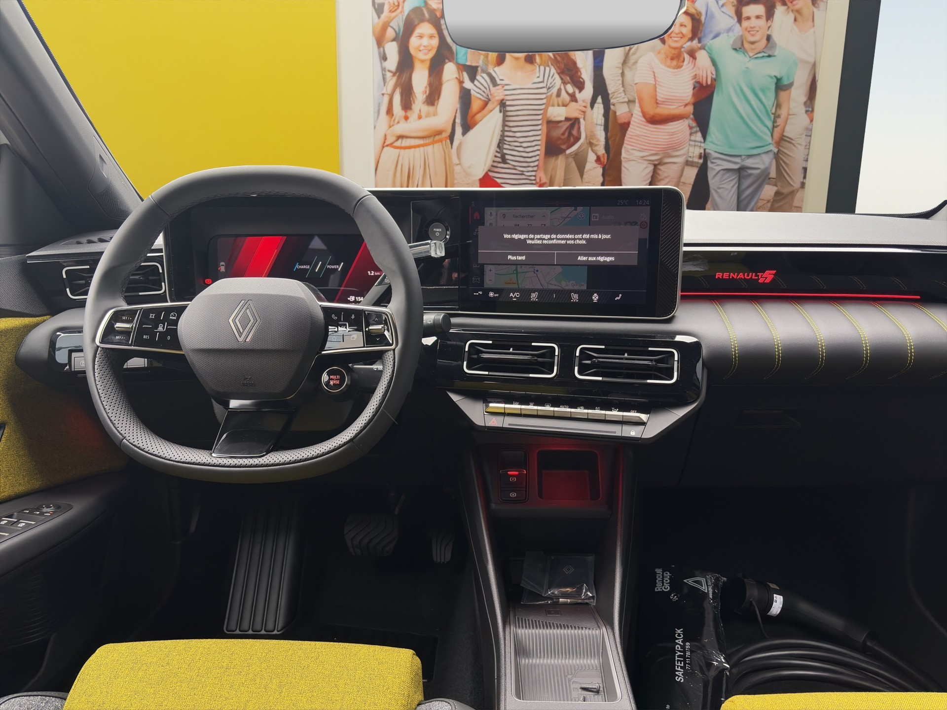 RENAULT R5 E-Tech Comfort Range 52 kWh Iconic Five-image-12