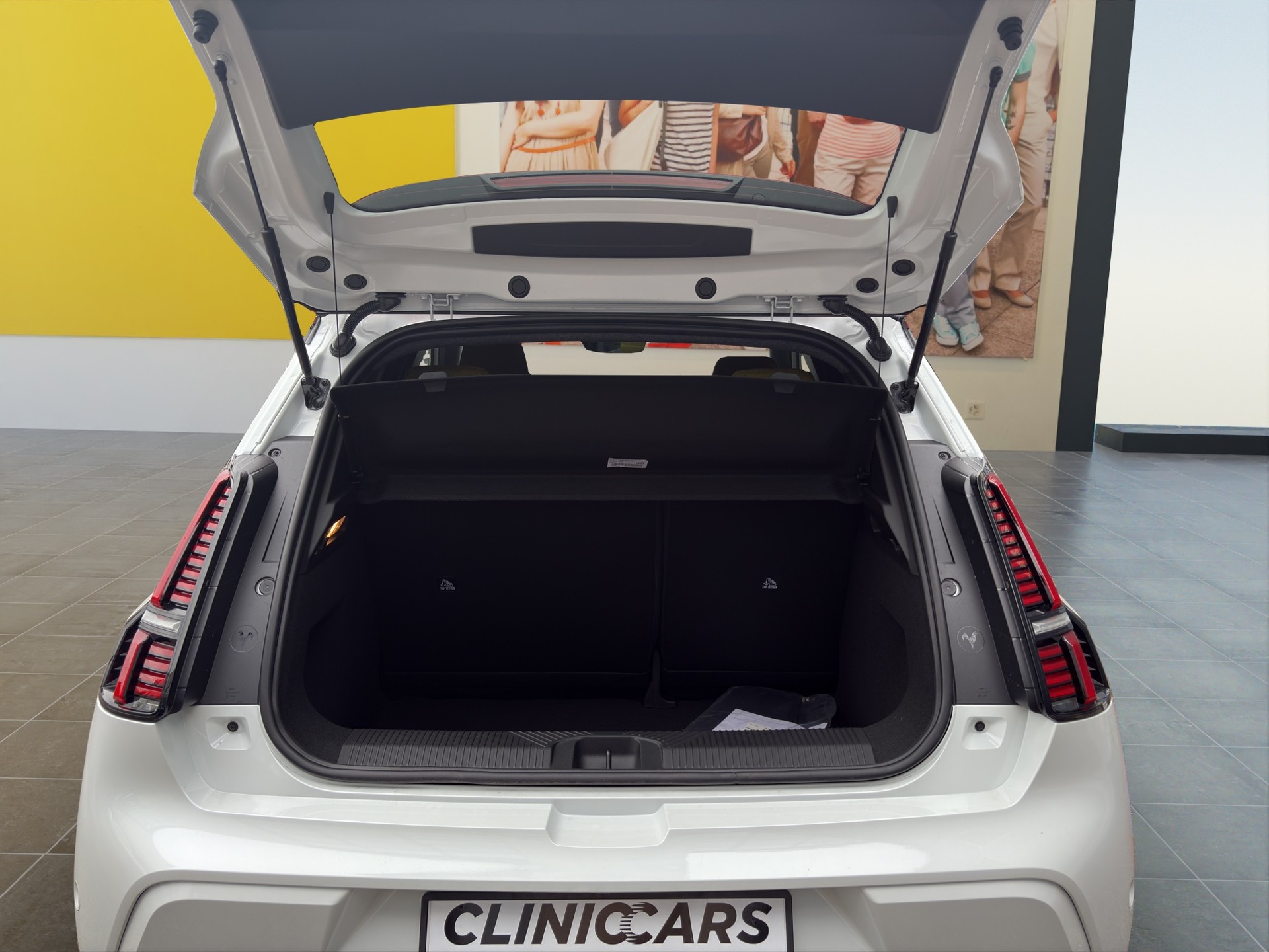 RENAULT R5 E-Tech Comfort Range 52 kWh Iconic Five-image-4