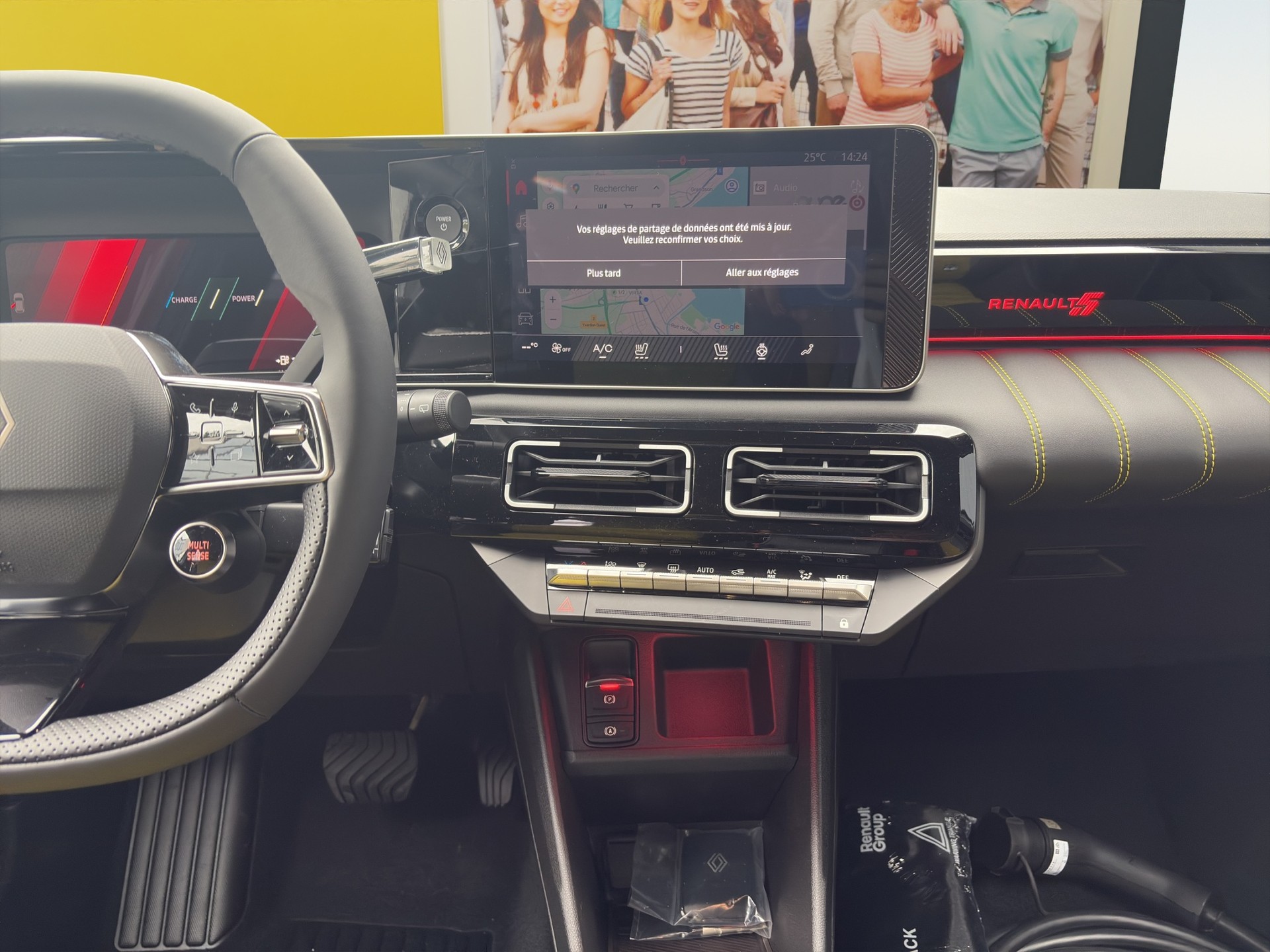 RENAULT R5 E-Tech Comfort Range 52 kWh Iconic Five-image-13