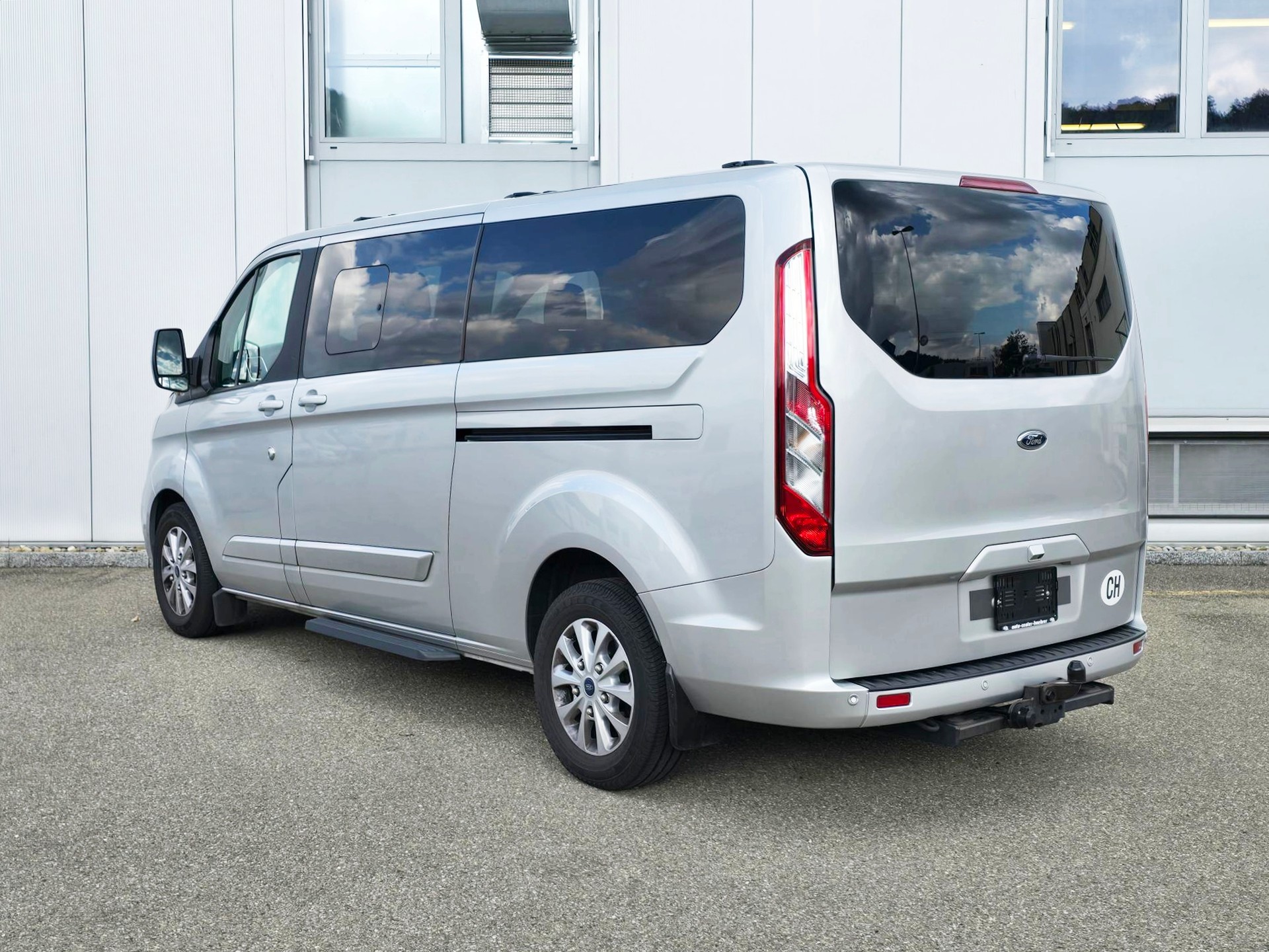 FORD Tourneo Custom 320 L2 Titanium Automat-image-6