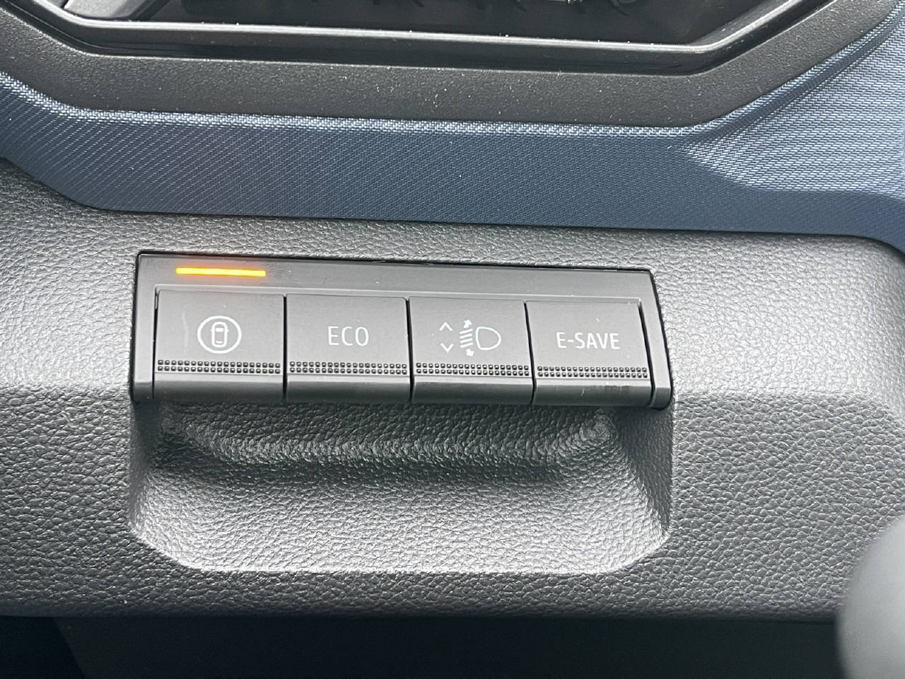 DACIA Duster 1.6 Hybrid Journey-image-14
