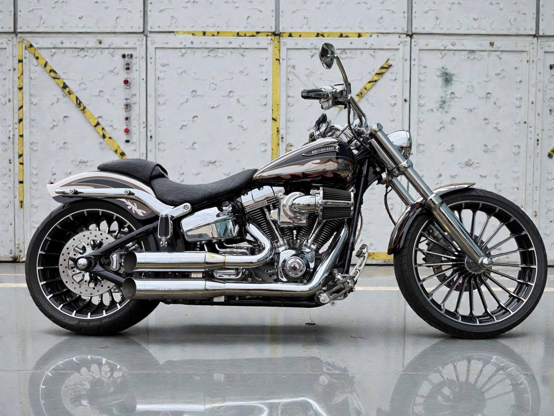 HARLEY-DAVIDSON FXSBSE Softail Breakout ABS CVO-image-1