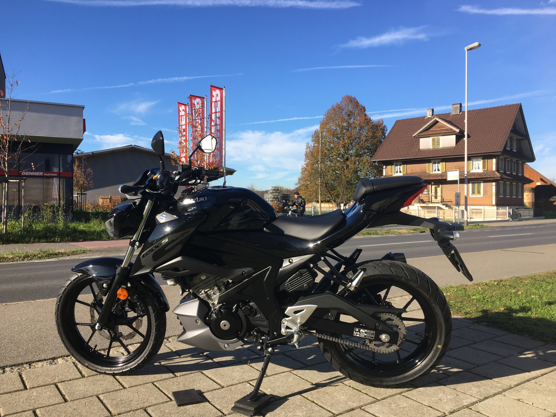 SUZUKI GSX-S 125-image-2