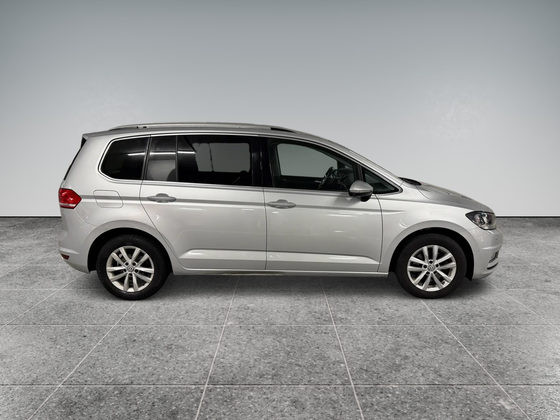 VW Touran 1.6?TDI 7 place-image-6