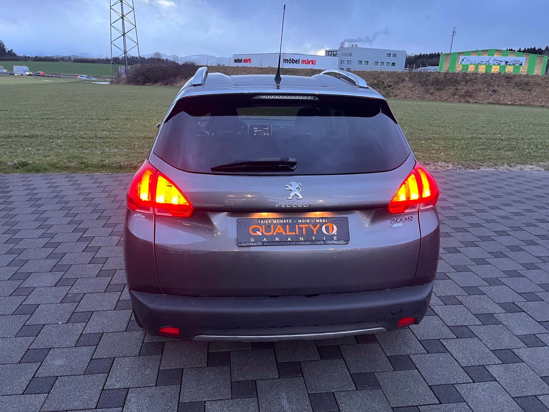 PEUGEOT 2008 1.6 e-HDi Allure EGS6-image-6