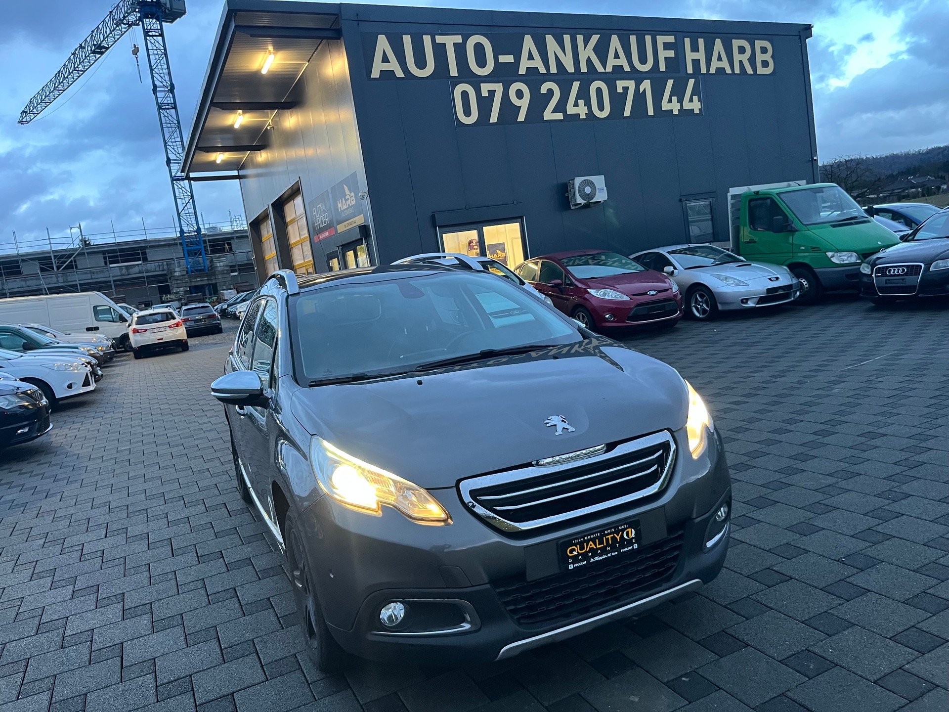 PEUGEOT 2008 1.6 e-HDi Allure EGS6-image-1