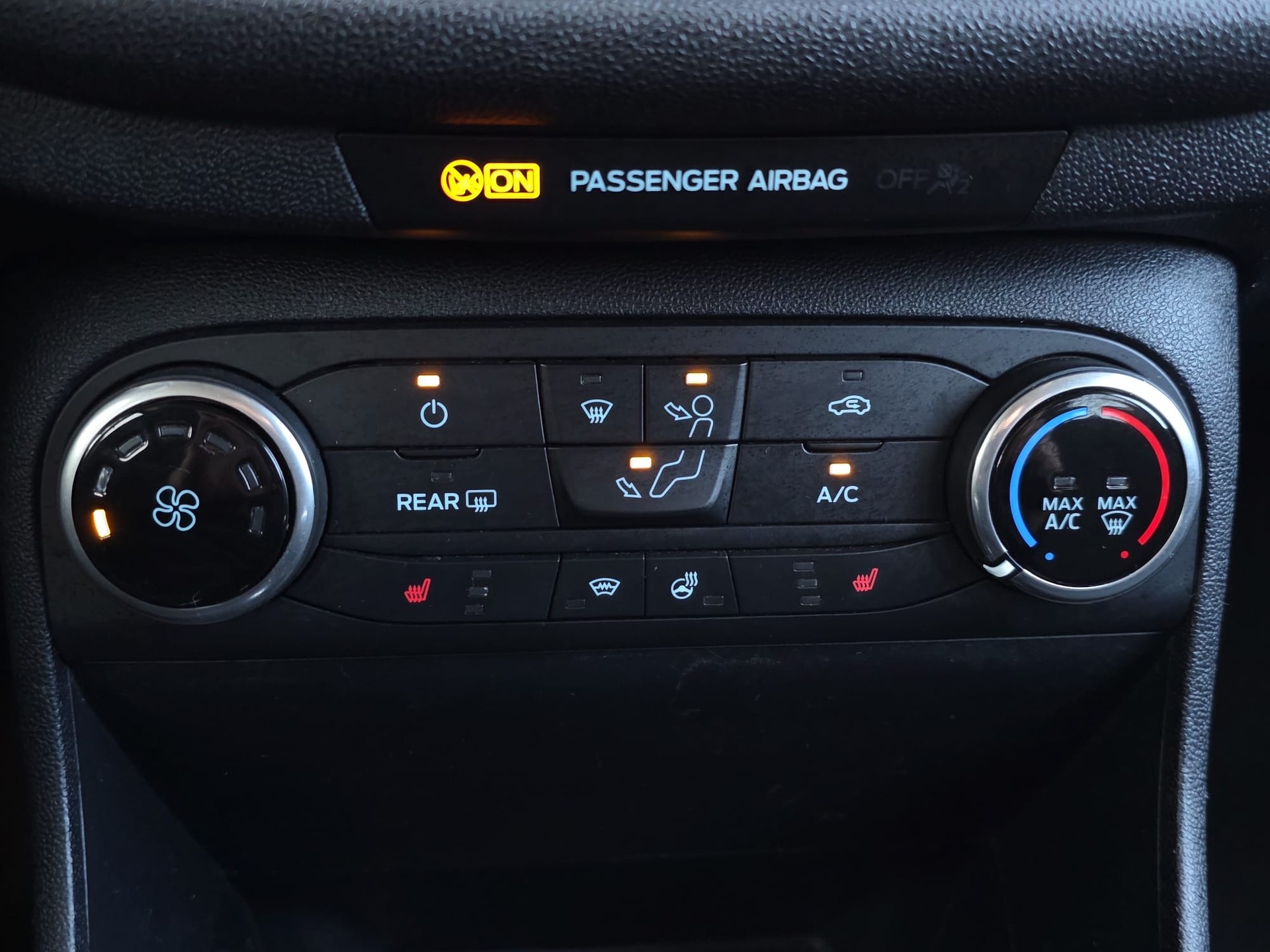 FORD Fiesta 1.0 SCTi Cool & Connect Automat-image-10