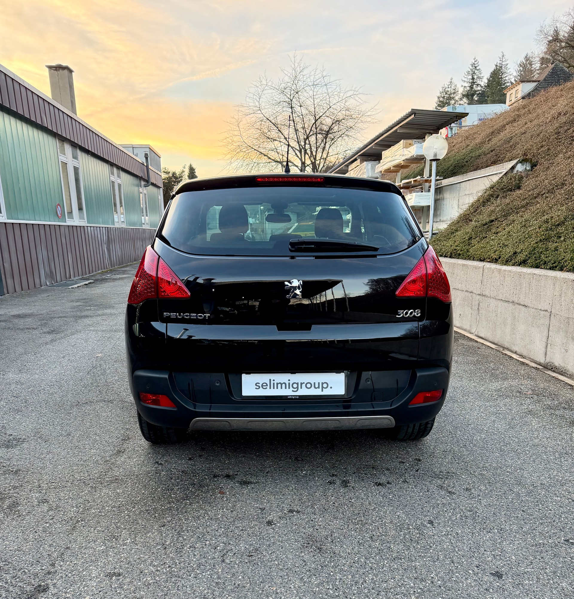 PEUGEOT 3008 1.6 16V T Sport Pack-image-4