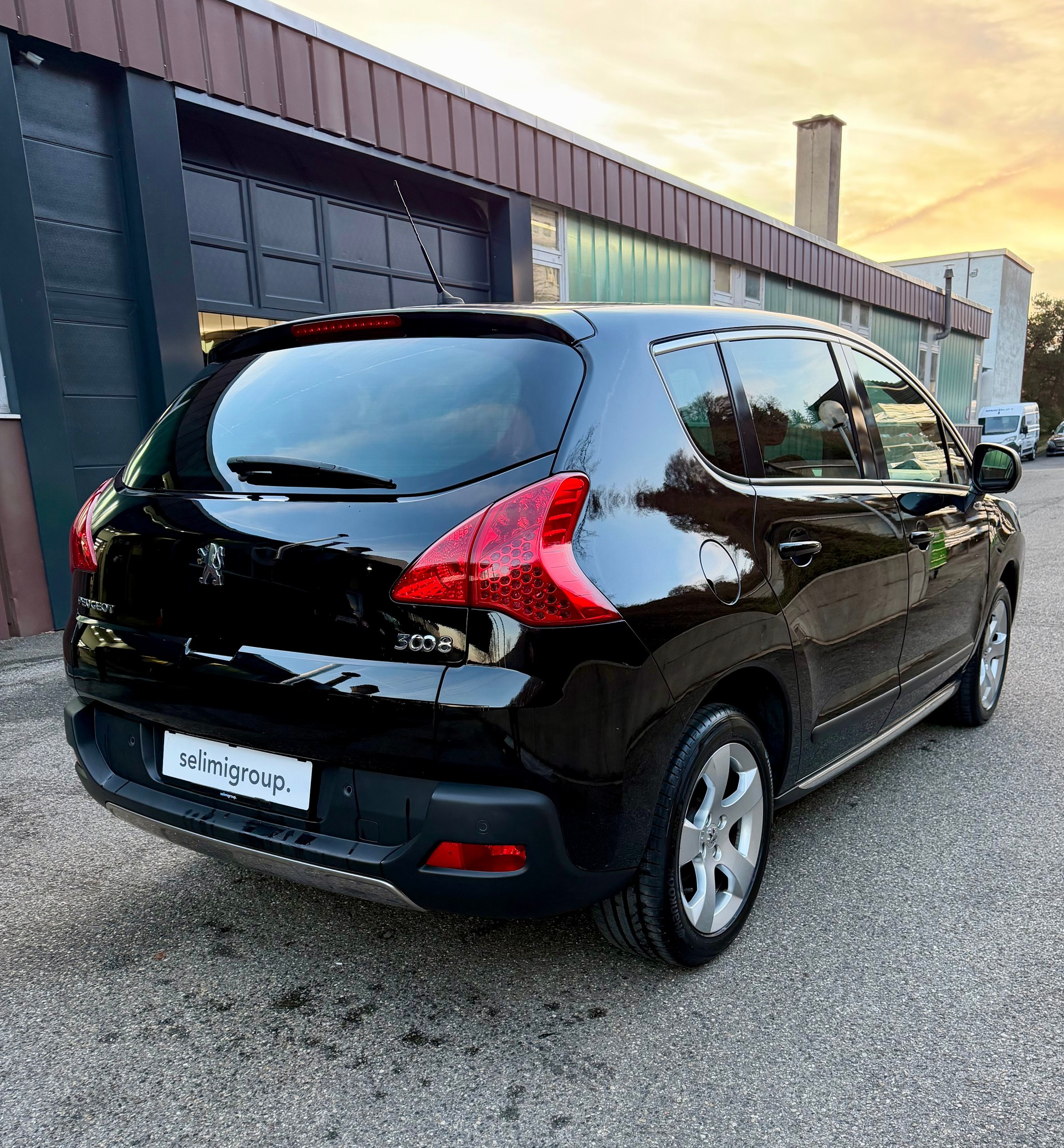 PEUGEOT 3008 1.6 16V T Sport Pack-image-6
