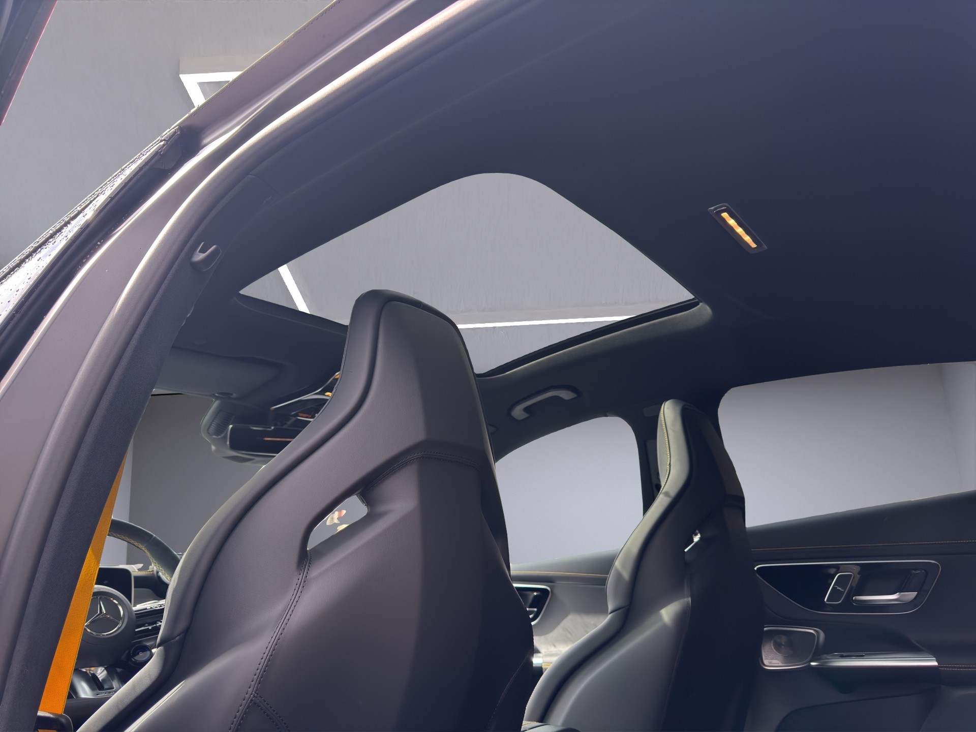 MERCEDES-BENZ GLC Coupé 63 S e AMG Executive Edition 1 4Matic 9G-Tronic-image-17