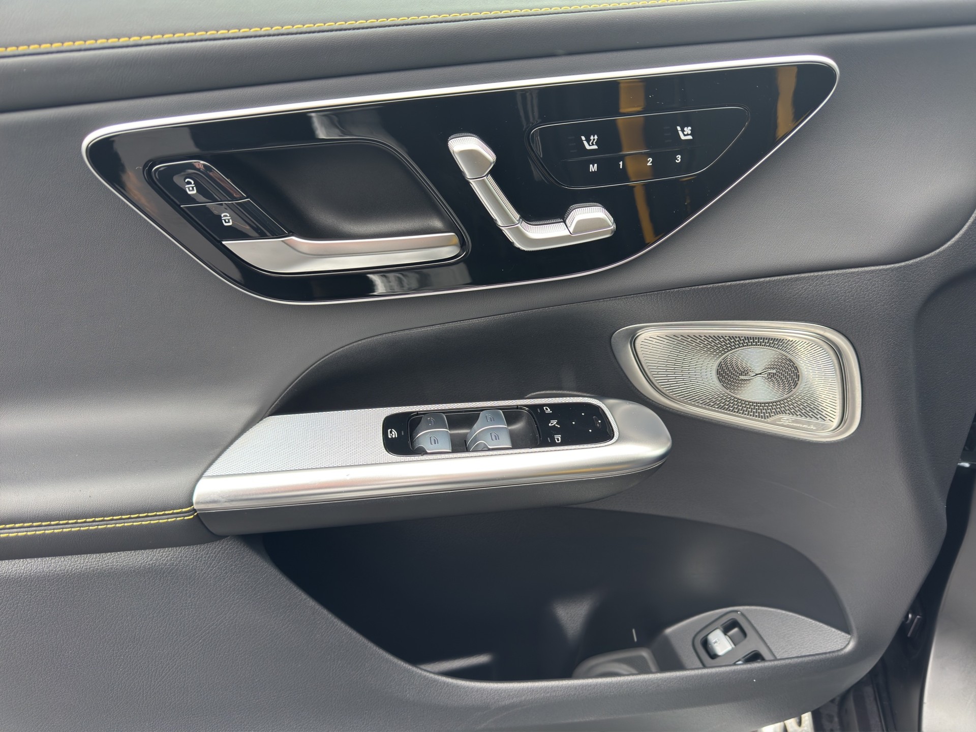 MERCEDES-BENZ GLC Coupé 63 S e AMG Executive Edition 1 4Matic 9G-Tronic-image-8