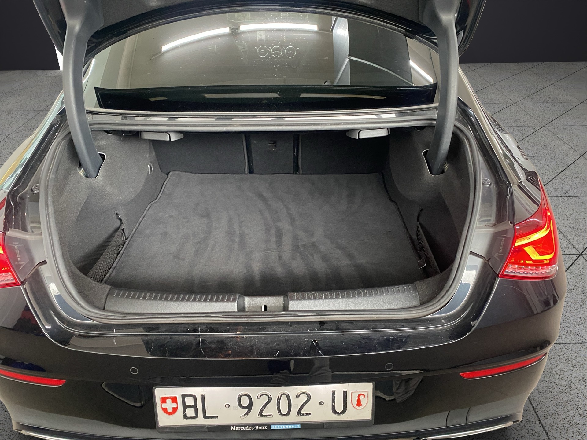 MERCEDES-BENZ CLA 250 4Matic AMG Line 7G-DCT-image-4