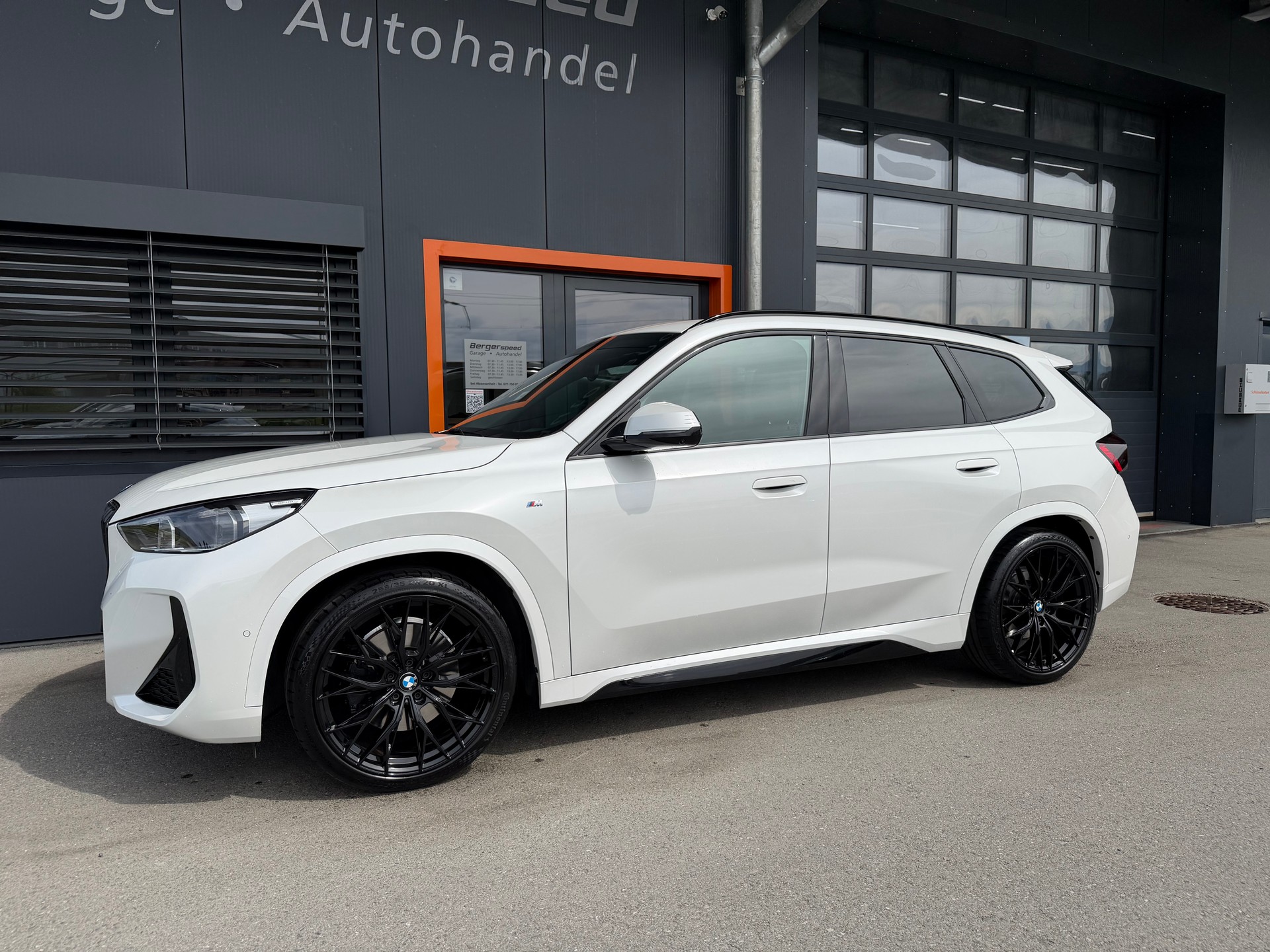 BMW X1 xDrive 23i 48V M Sport-image-4