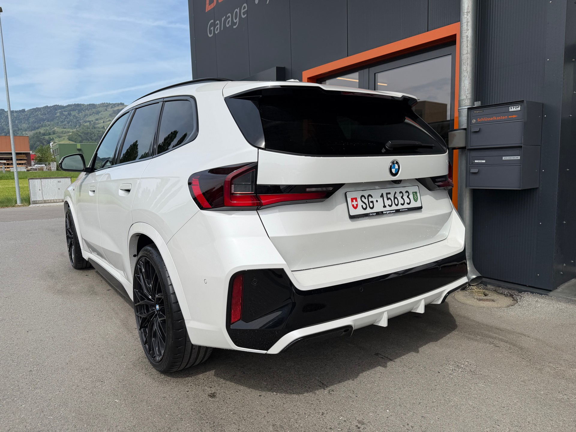 BMW X1 xDrive 23i 48V M Sport-image-5