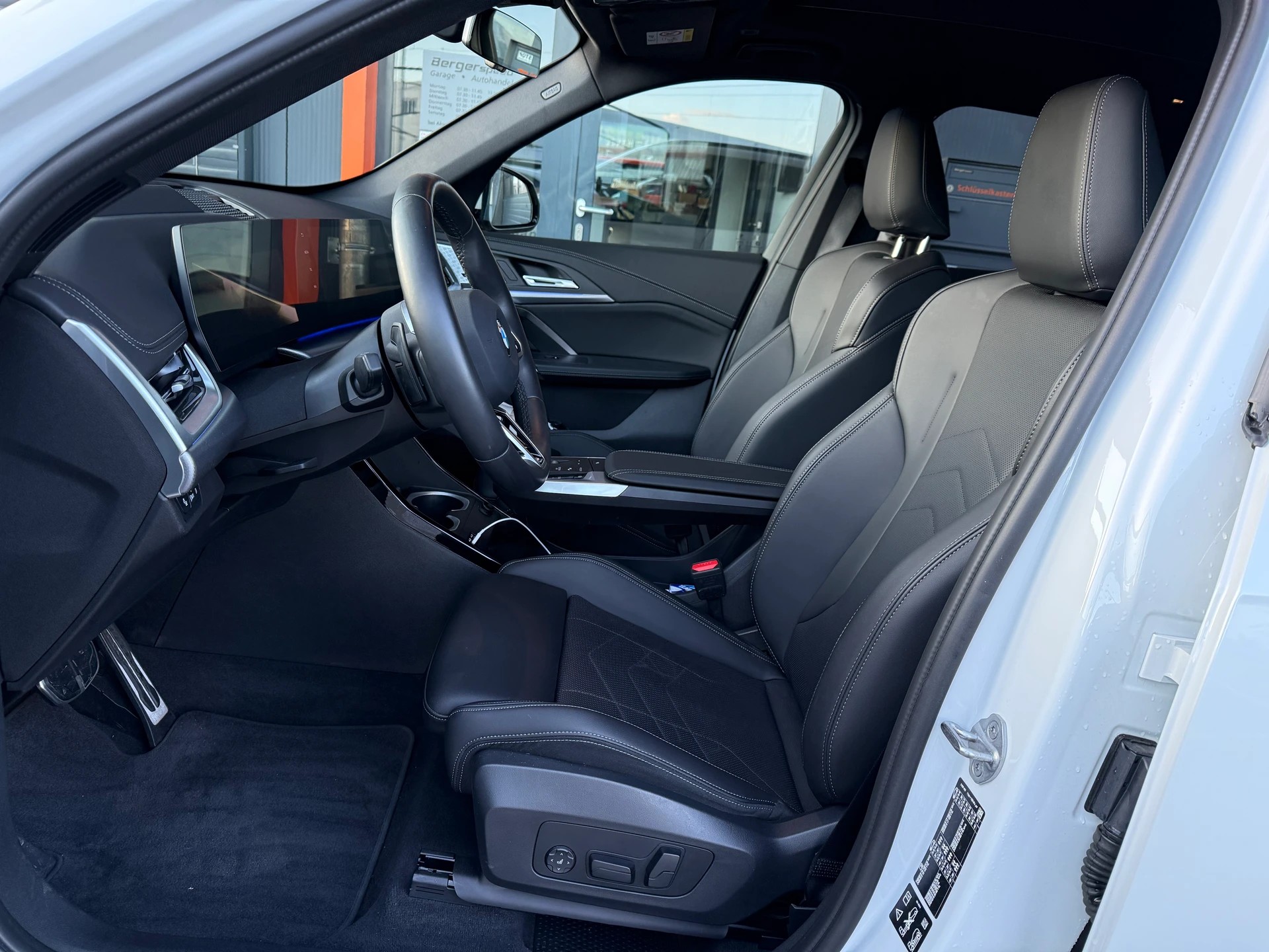 BMW X1 xDrive 23i 48V M Sport-image-7