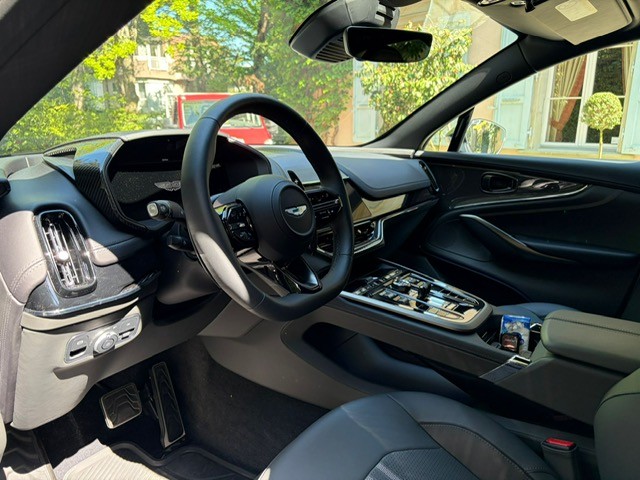 ASTON MARTIN DBX 707 4.0 V8 B-Turbo-image-5