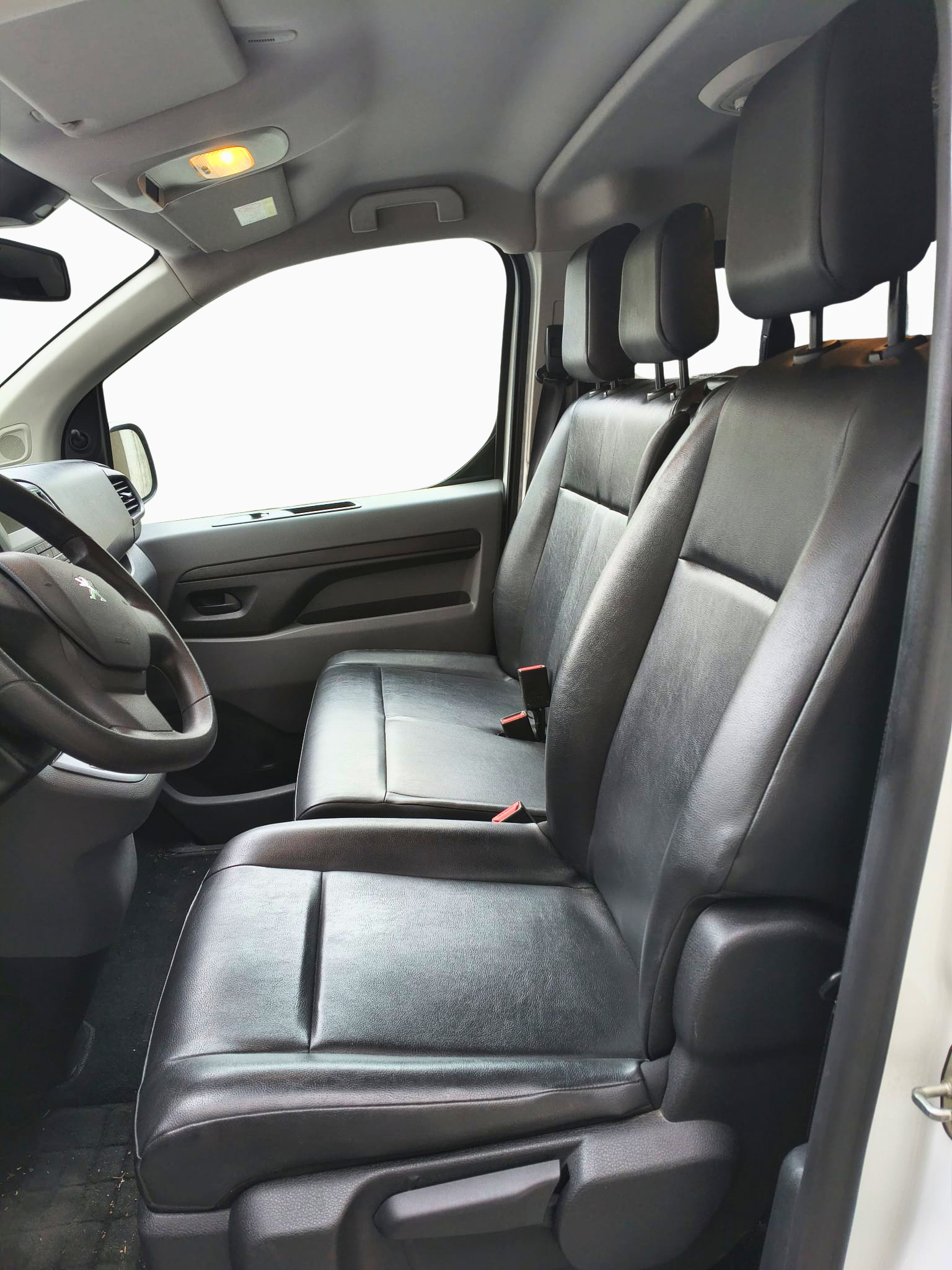 PEUGEOT Expert Traveller 2.0 BlueHDi Lang EAT-image-8