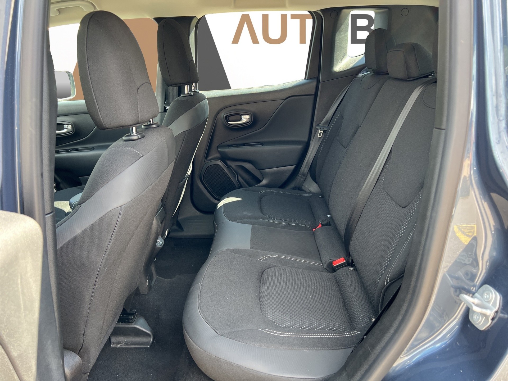 JEEP Renegade 1.5 Turbo Summit-image-16