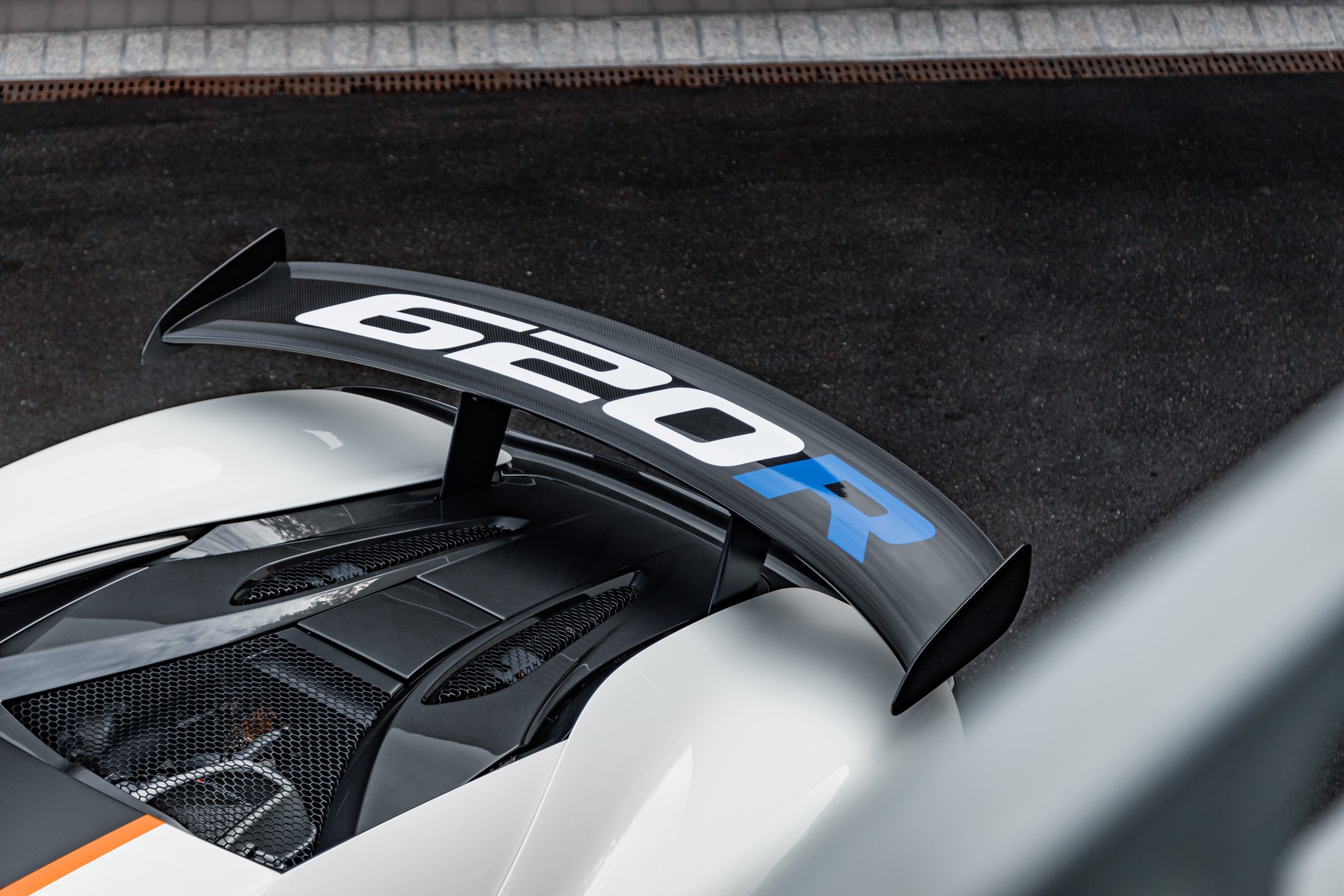 McLAREN 620R 1of225-image-8