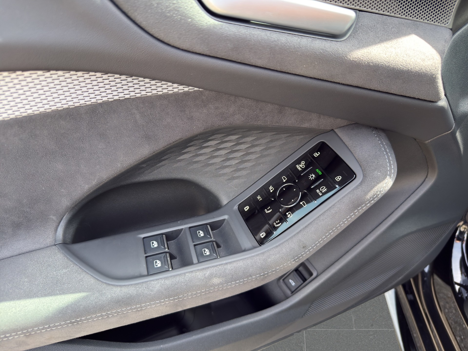 AUDI S5 Avant TFSI quattro S tronic-image-8