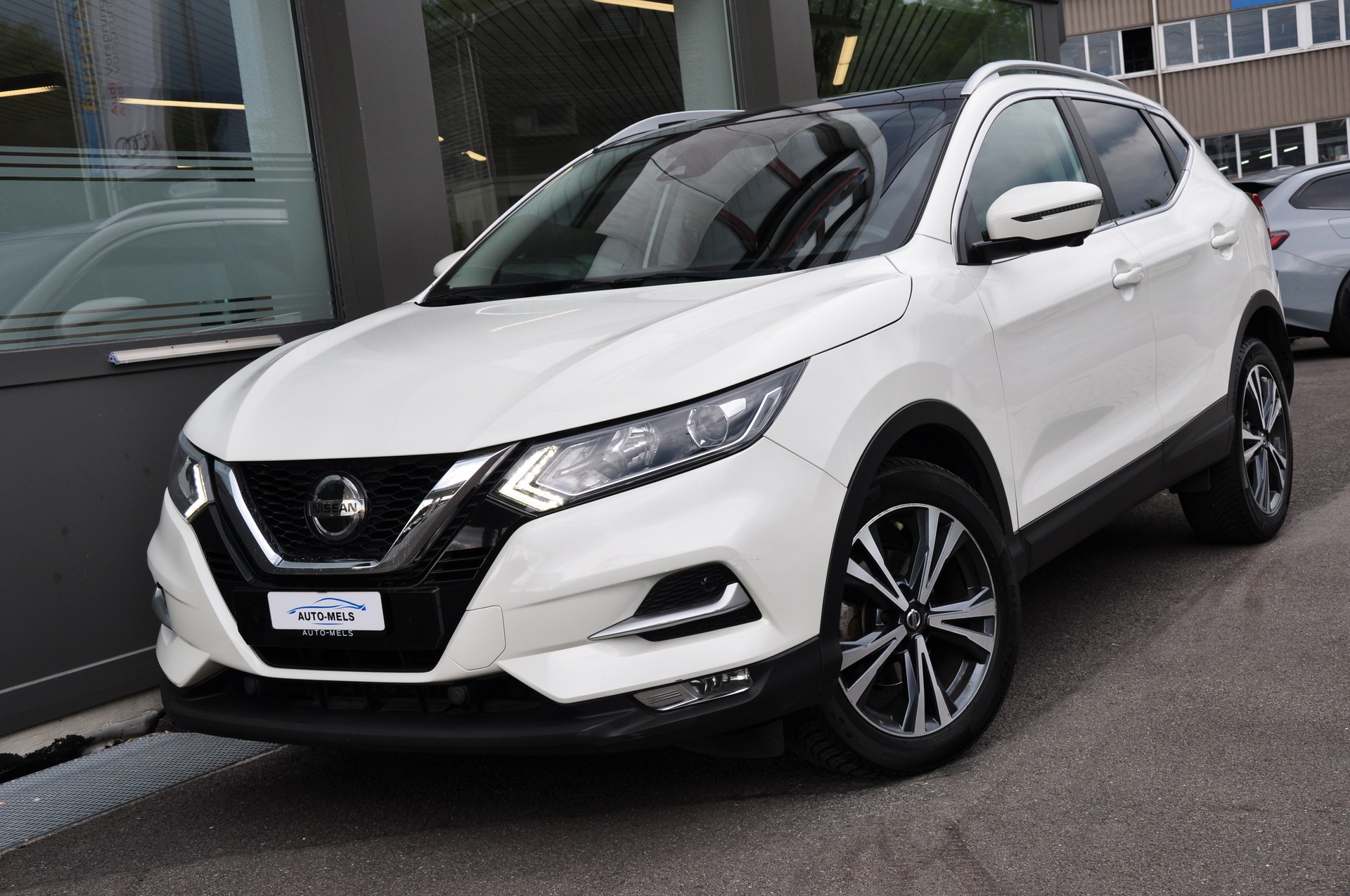 NISSAN Qashqai 1.3 DIG-T tekna DCT-showroom-element-2