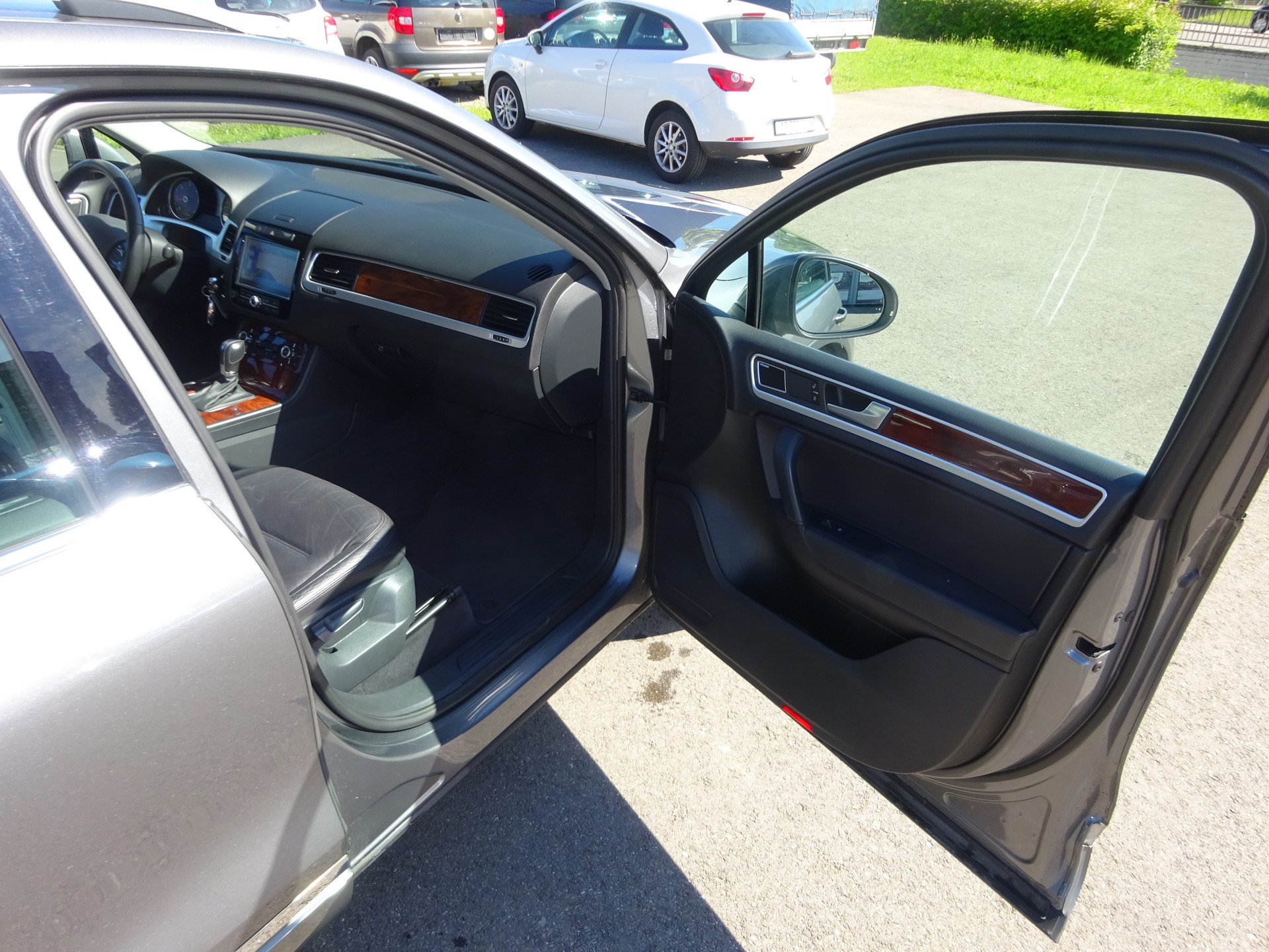 VW Touareg 3.0 TDI BlueMotion Technology Tiptronic-image-3