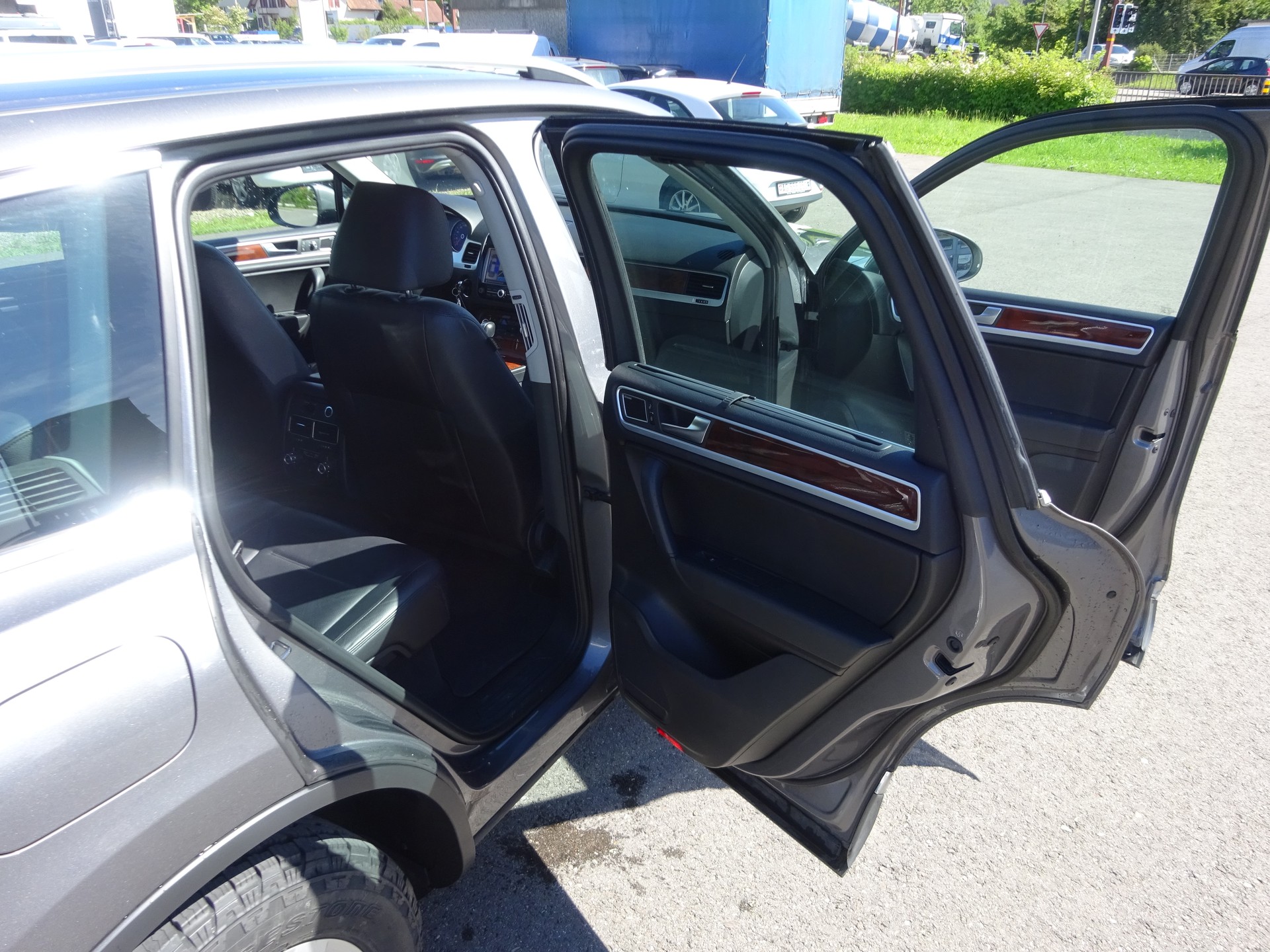 VW Touareg 3.0 TDI BlueMotion Technology Tiptronic-image-4