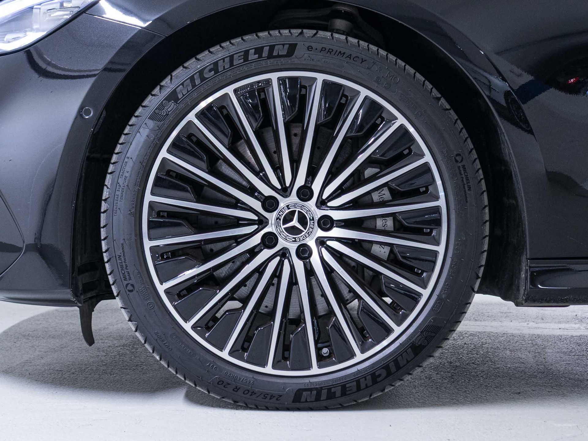 MERCEDES-BENZ E 300 e 4MATIC-image-14