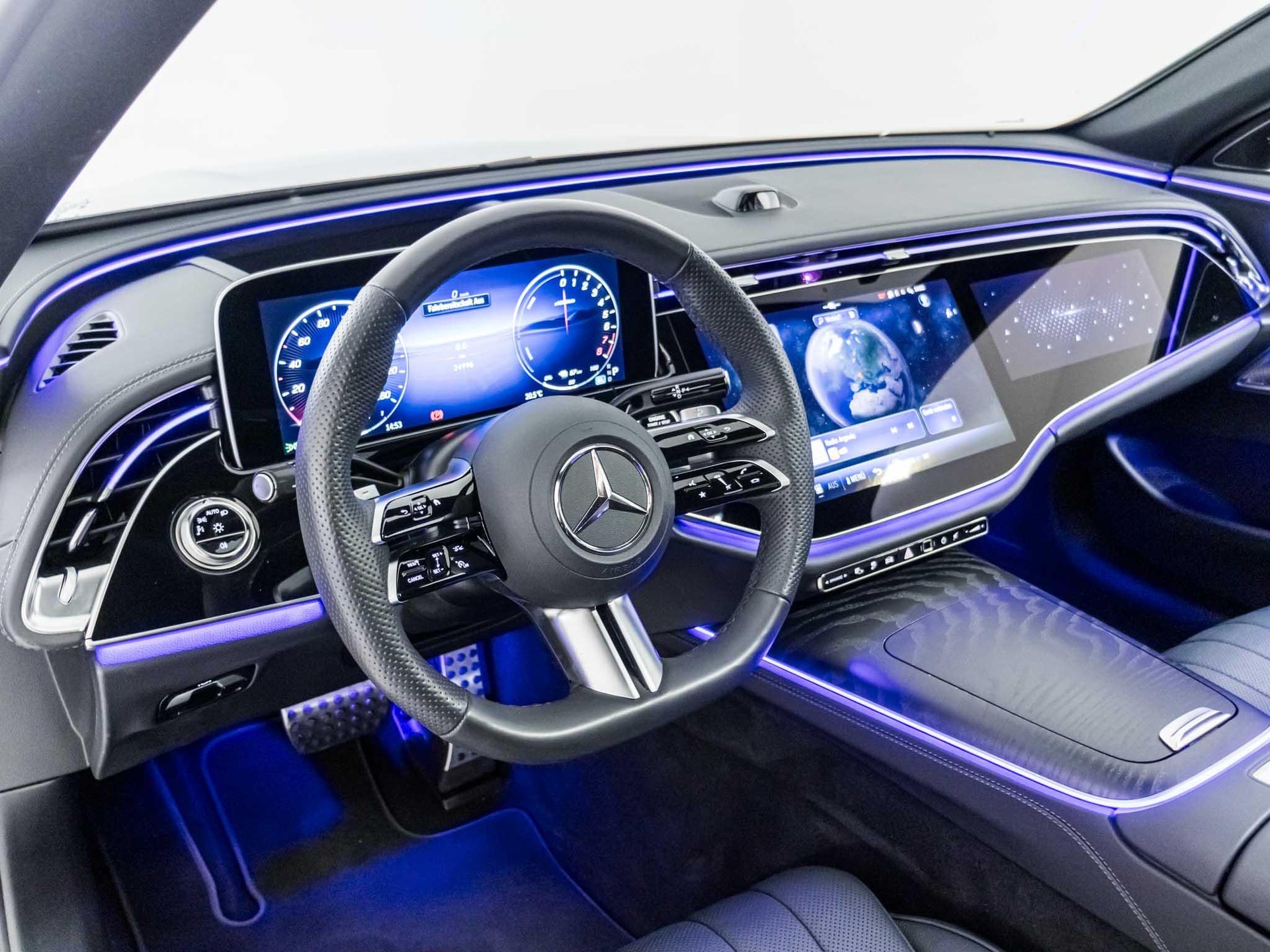 MERCEDES-BENZ E 300 e 4MATIC-image-9