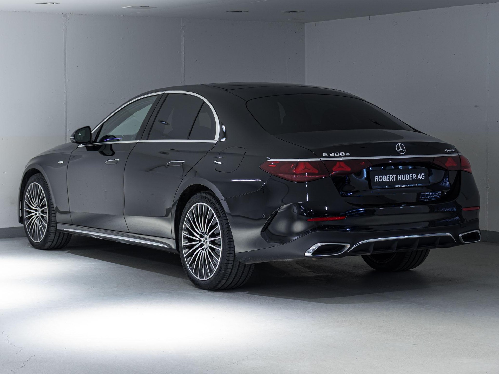 MERCEDES-BENZ E 300 e 4MATIC-image-3
