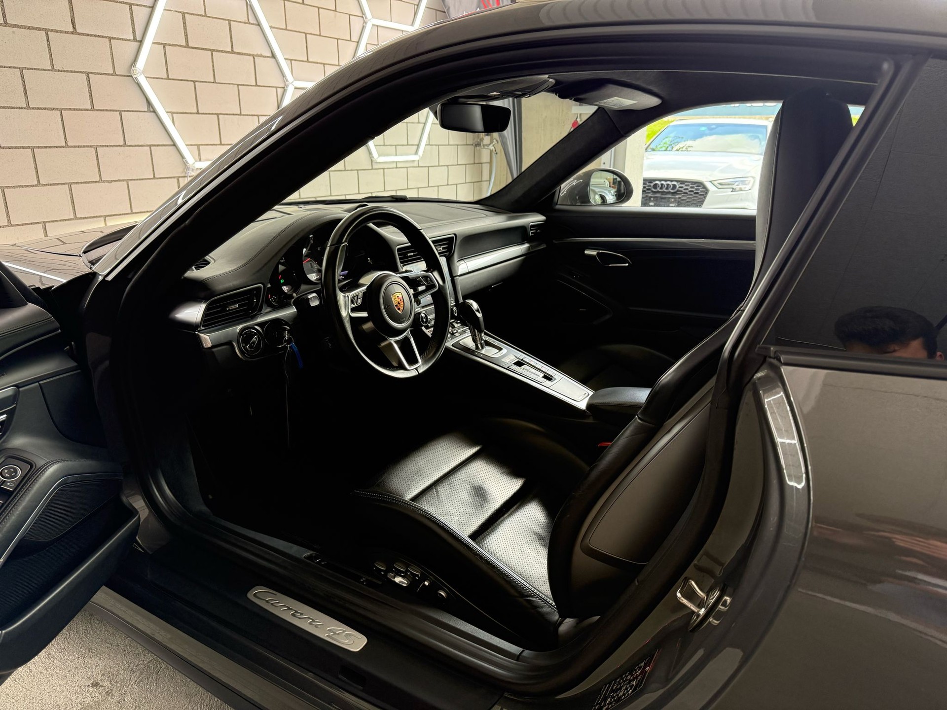 PORSCHE 911 Carrera 4S PDK-image-4