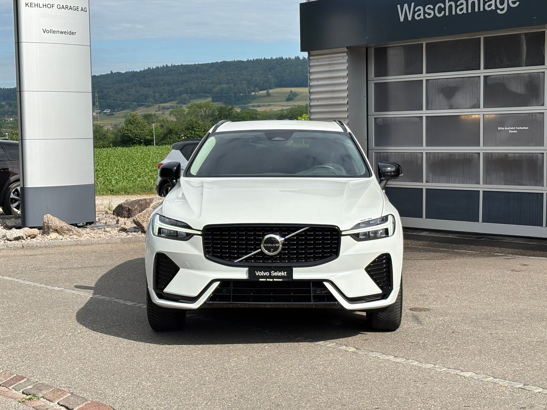 VOLVO XC60 2.0 B5 MH Plus Dark AWD-image-7