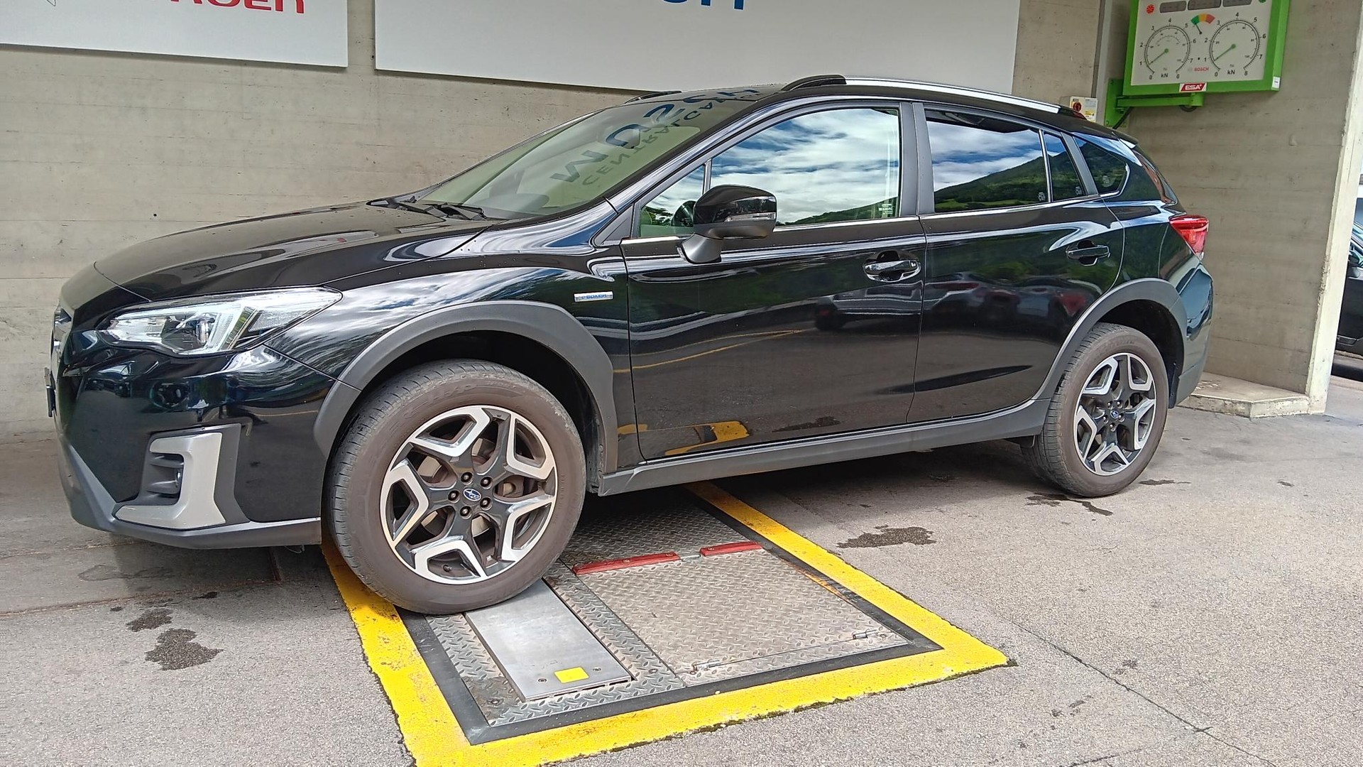 SUBARU XV 2.0 e-Boxer Luxury AWD Lineartronic-showroom-element-2