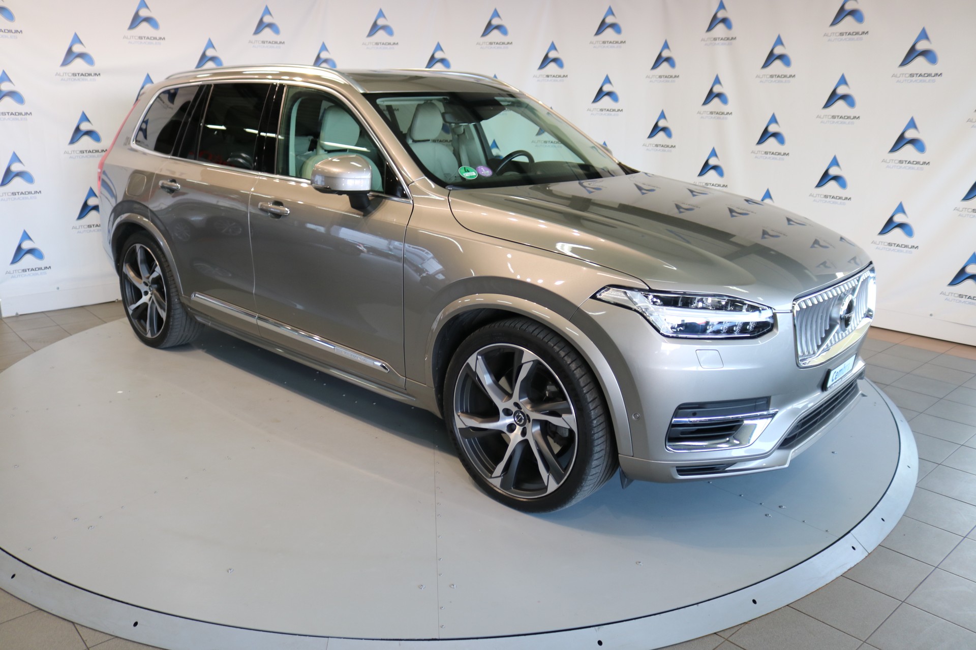 VOLVO XC90 T8 eAWD Inscription Geartronic-image-15