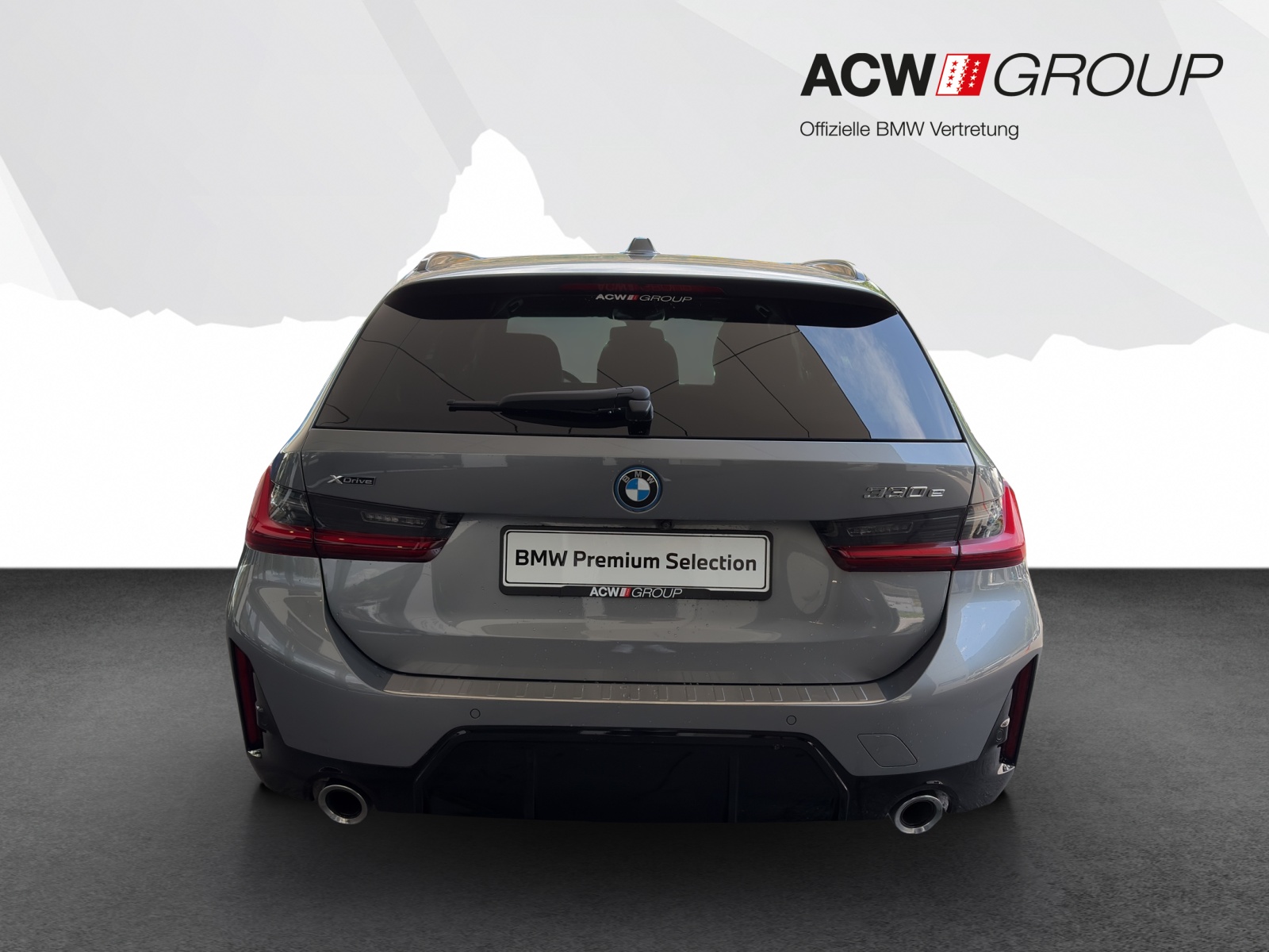 BMW 330e xDrive Touring-showroom-element-3