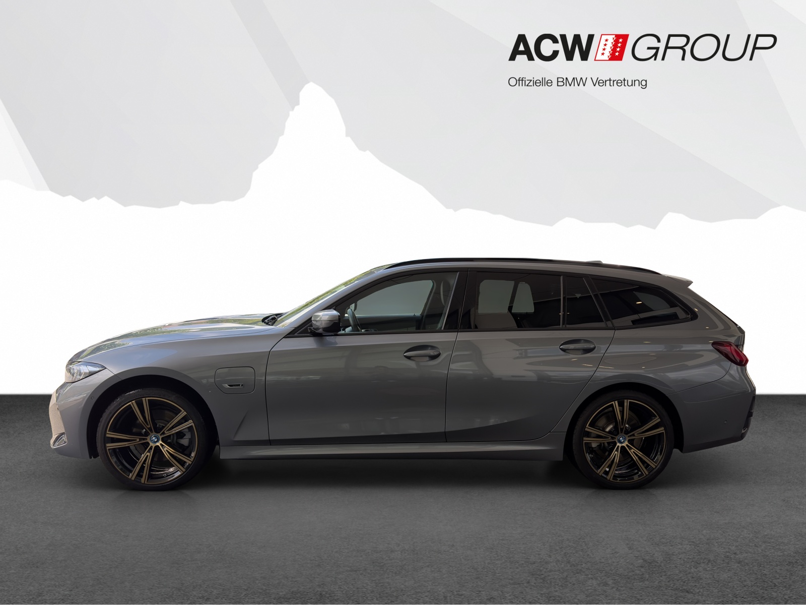 BMW 330e xDrive Touring-showroom-element-1