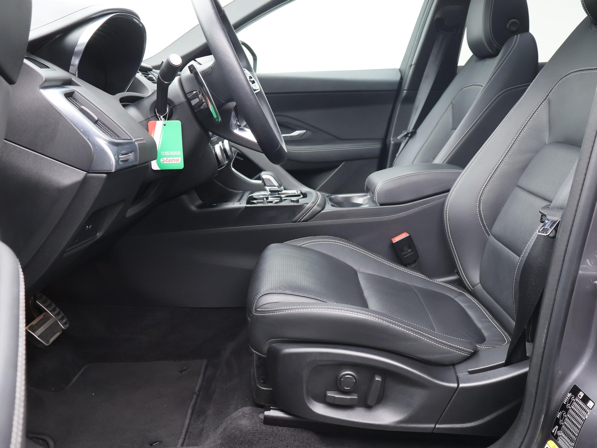 JAGUAR E-Pace 2.0 I4 250 R-Dynamic SE AWD-showroom-element-2