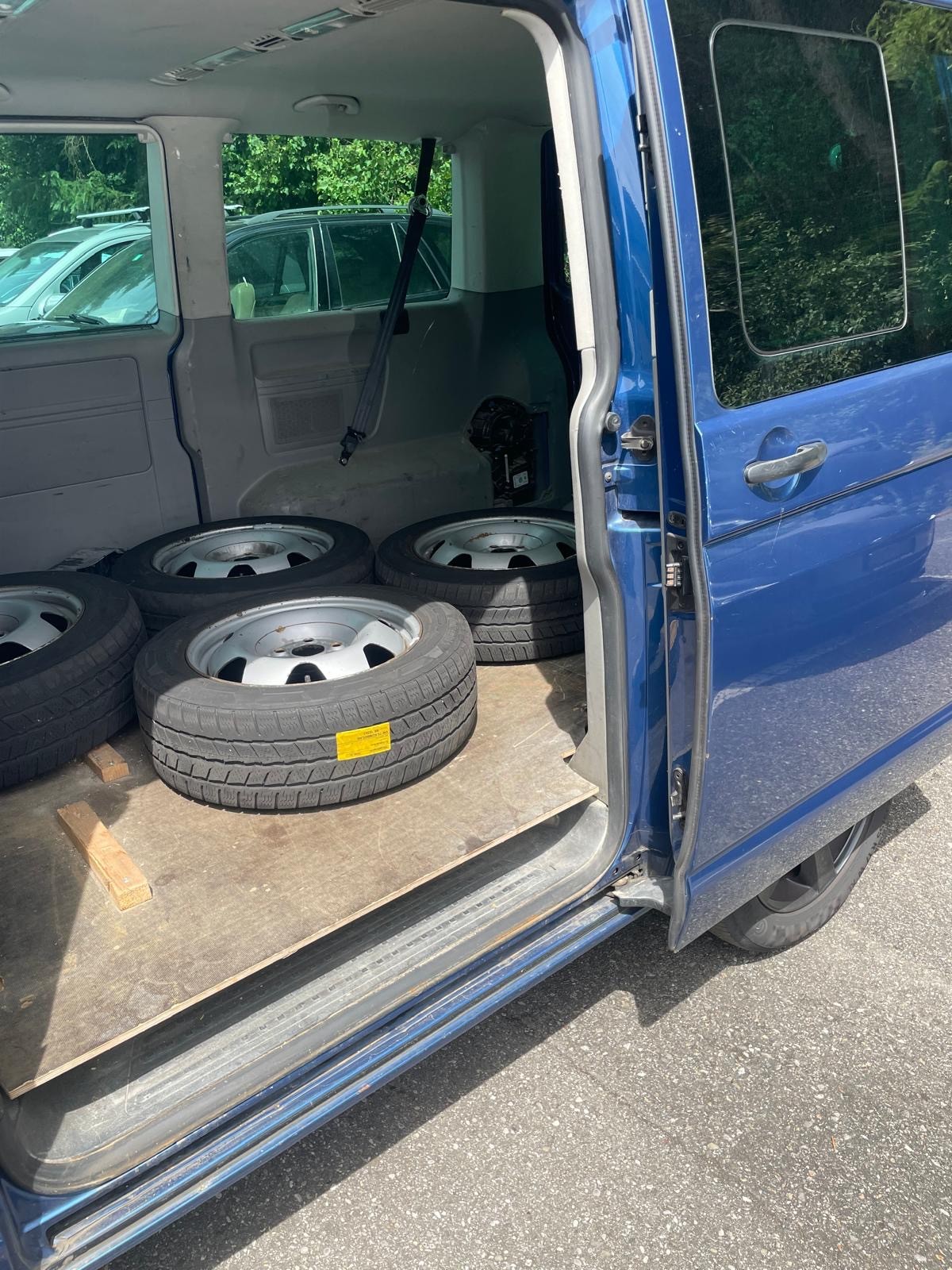 VW T5 Caravelle Comfortline 2.0 TDI CR 4Motion DSG-image-3