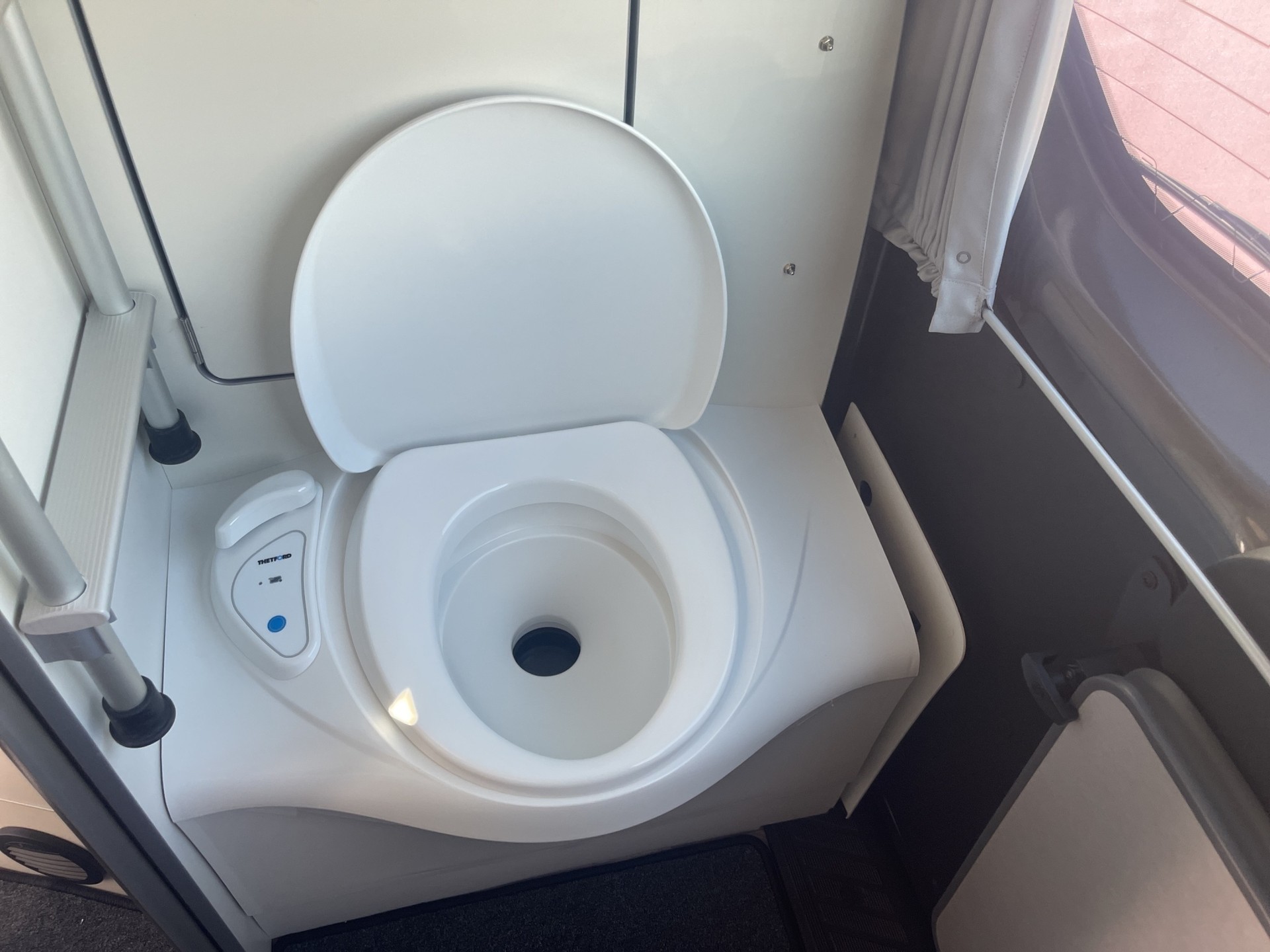 FORD Transit Custom Plus 340 L2H1 Camper NUGGET-image-37