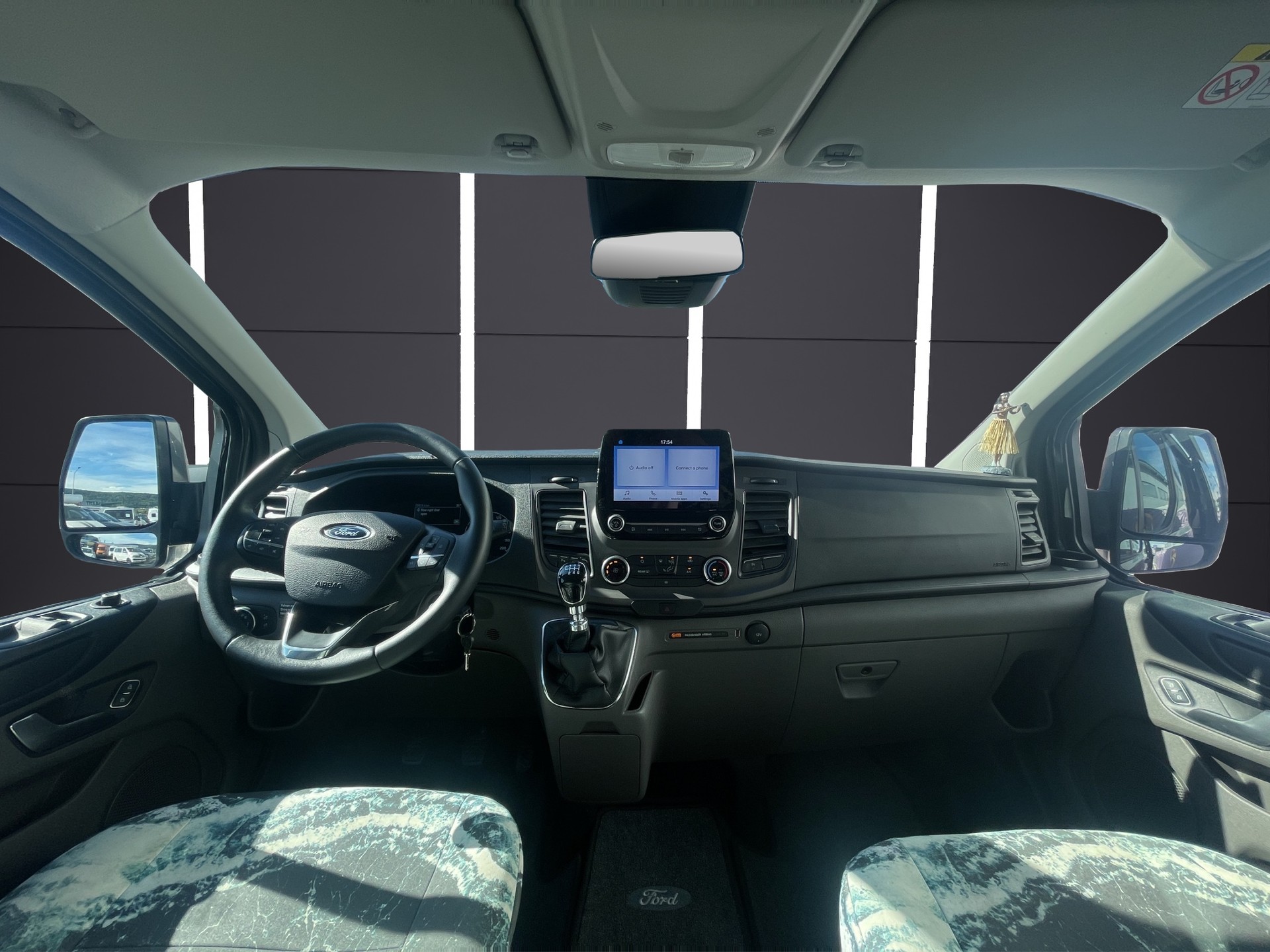 FORD Transit Custom Plus 340 L2H1 Camper NUGGET-image-15