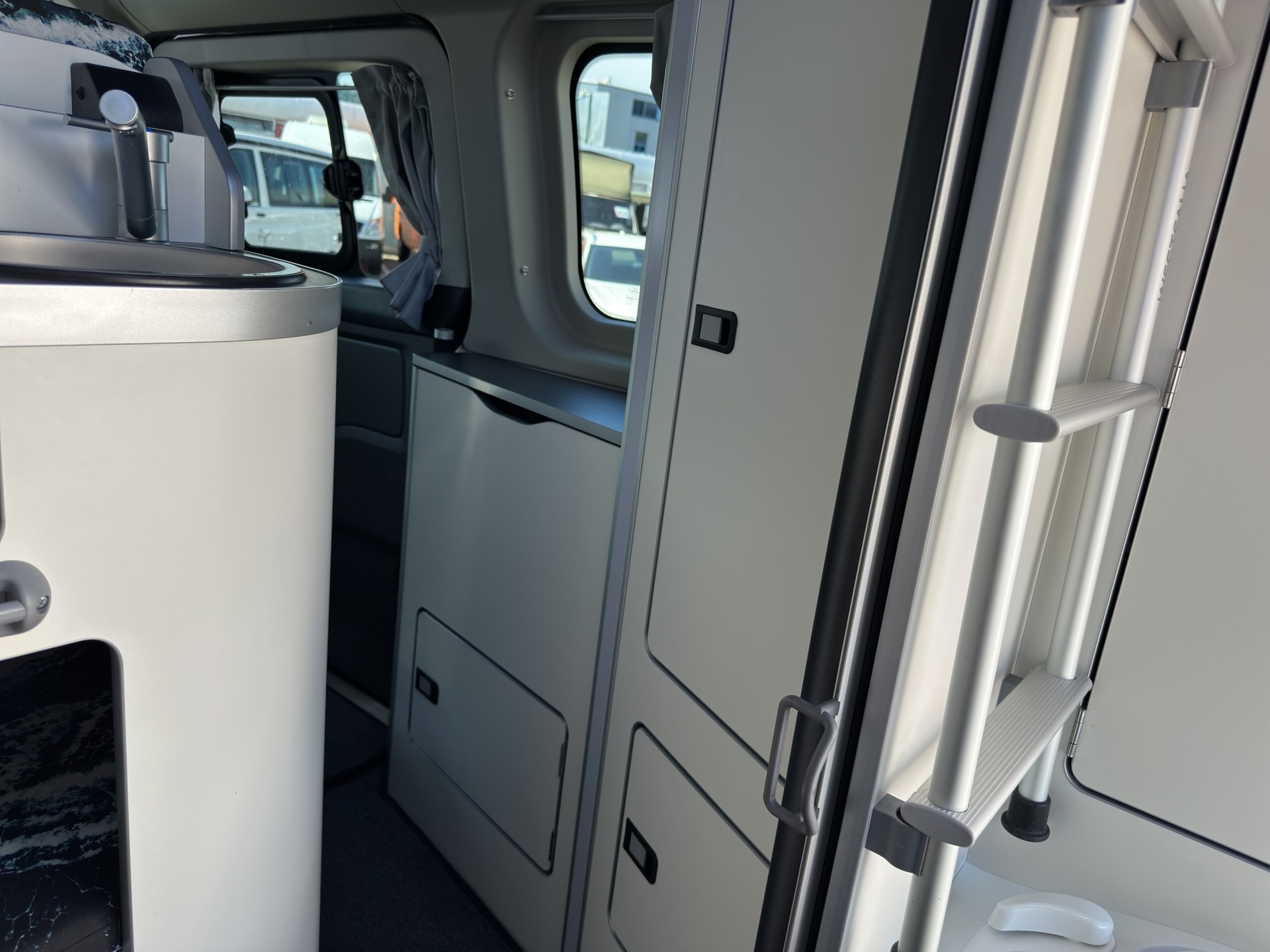FORD Transit Custom Plus 340 L2H1 Camper NUGGET-image-29