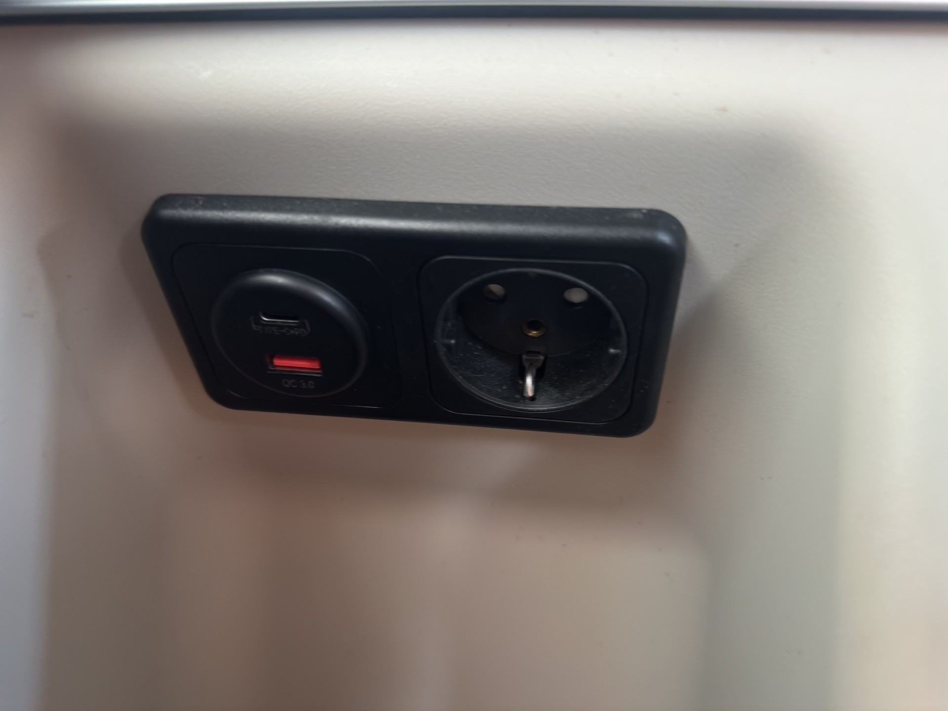 FORD Transit Custom Plus 340 L2H1 Camper NUGGET-image-41