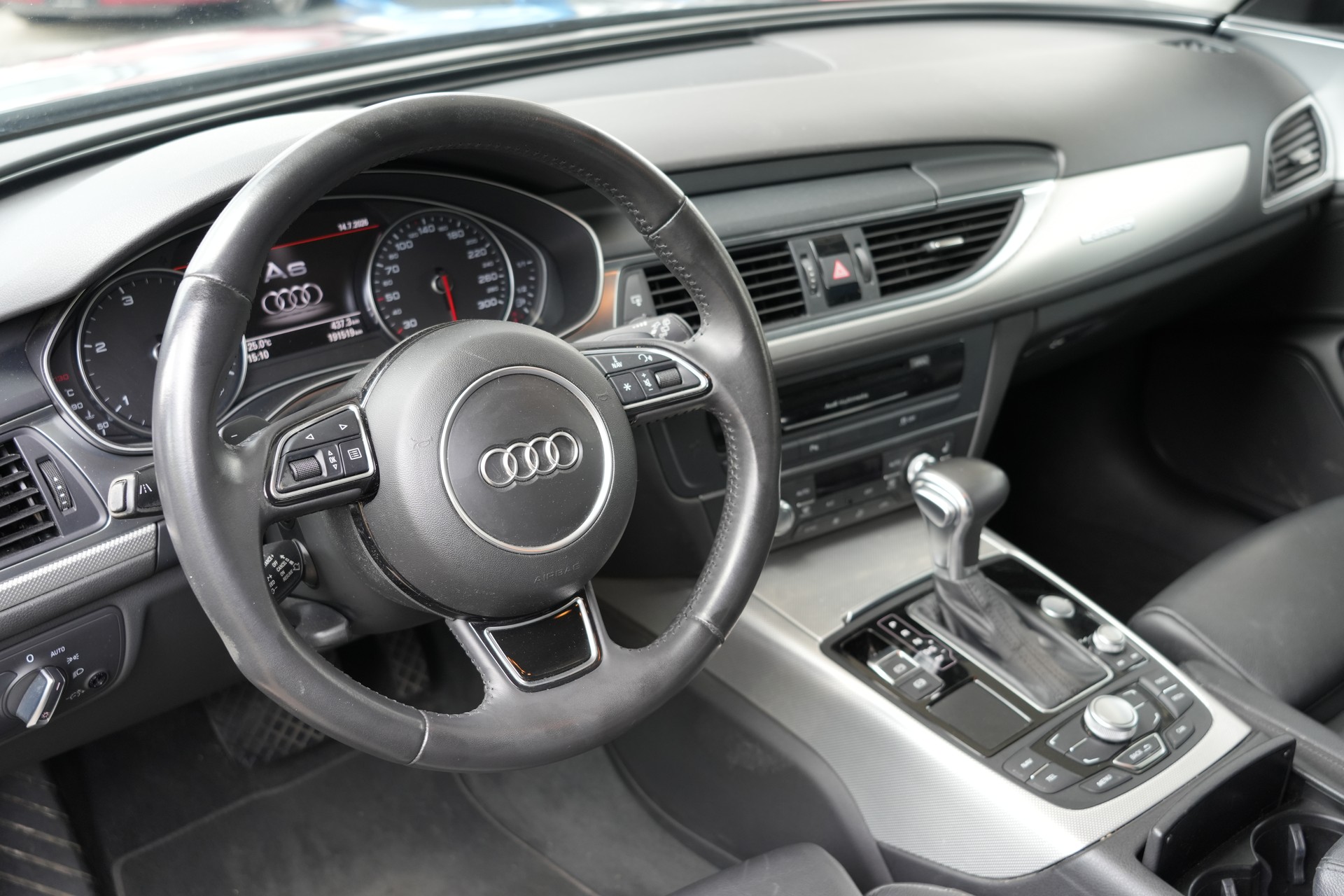 AUDI A6 Avant 3.0 TDI V6 quattro S-tronic-image-7